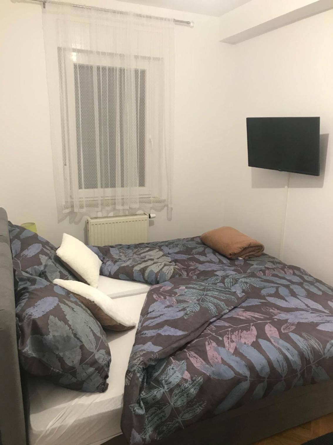 One-Bedroom Apartment - Photo 8