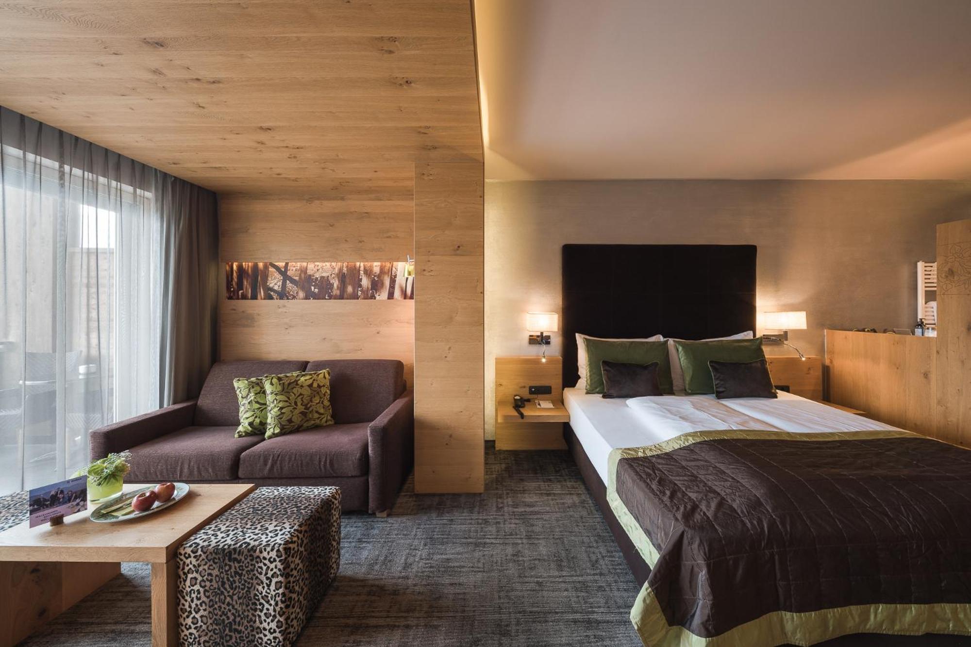 Deluxe Double Room with Balcony photo 1