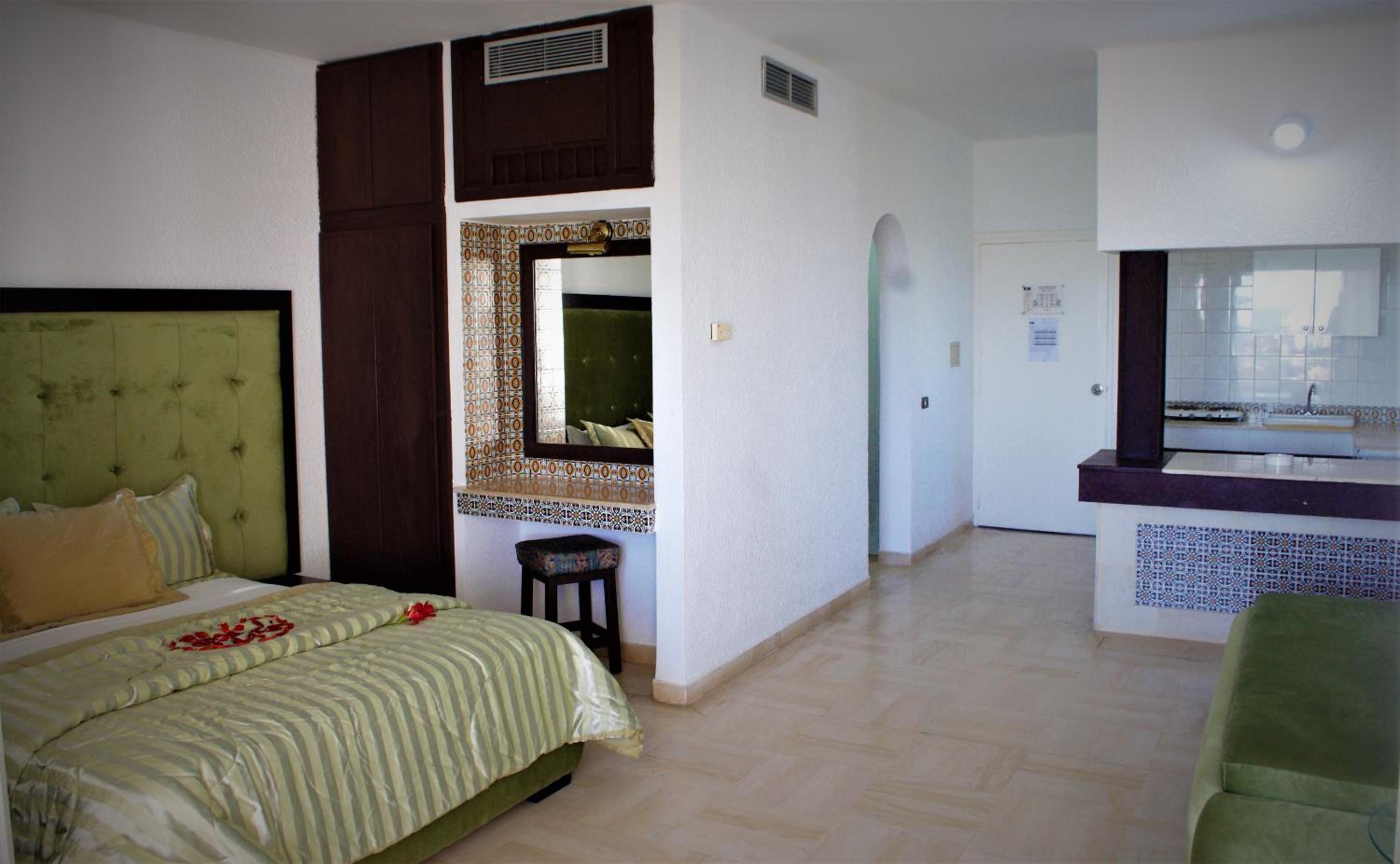 Twin Room - Photo 2