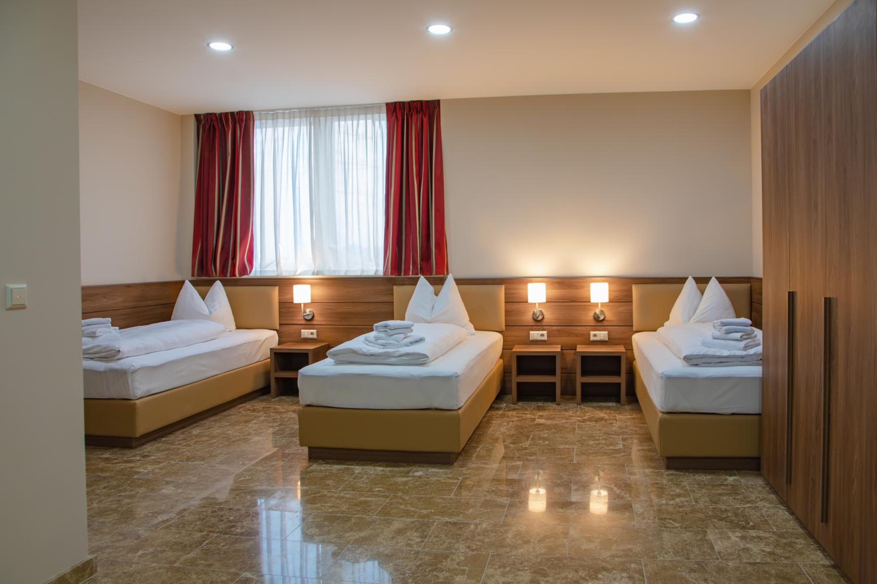 Triple Room with Bathroom photo 1