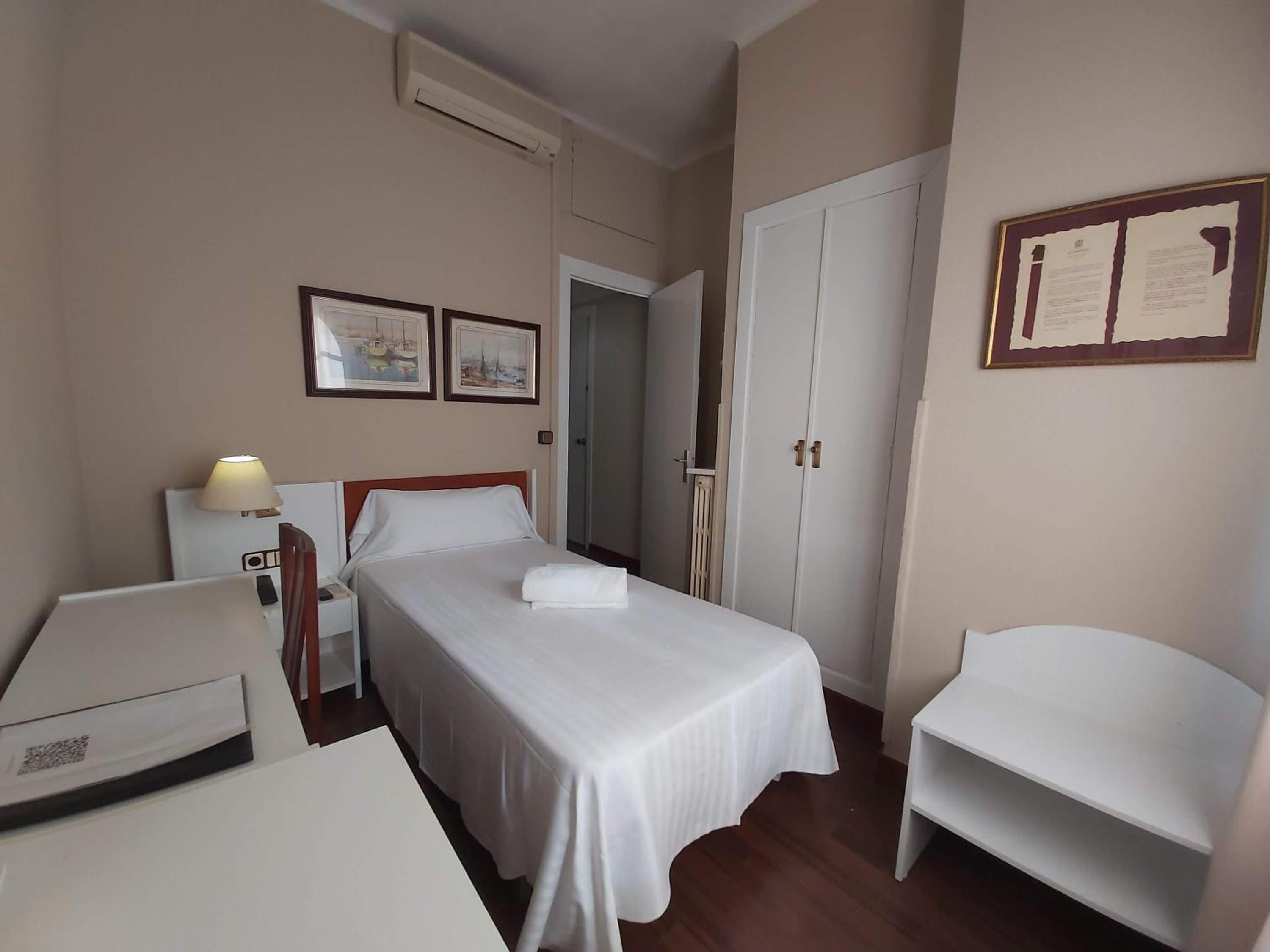 Single Room photo 2