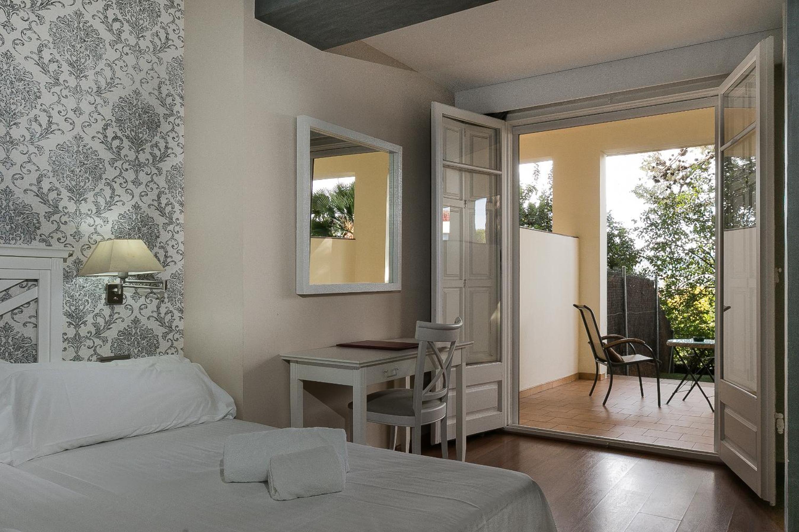 Habitación Doble con Jardín Privado