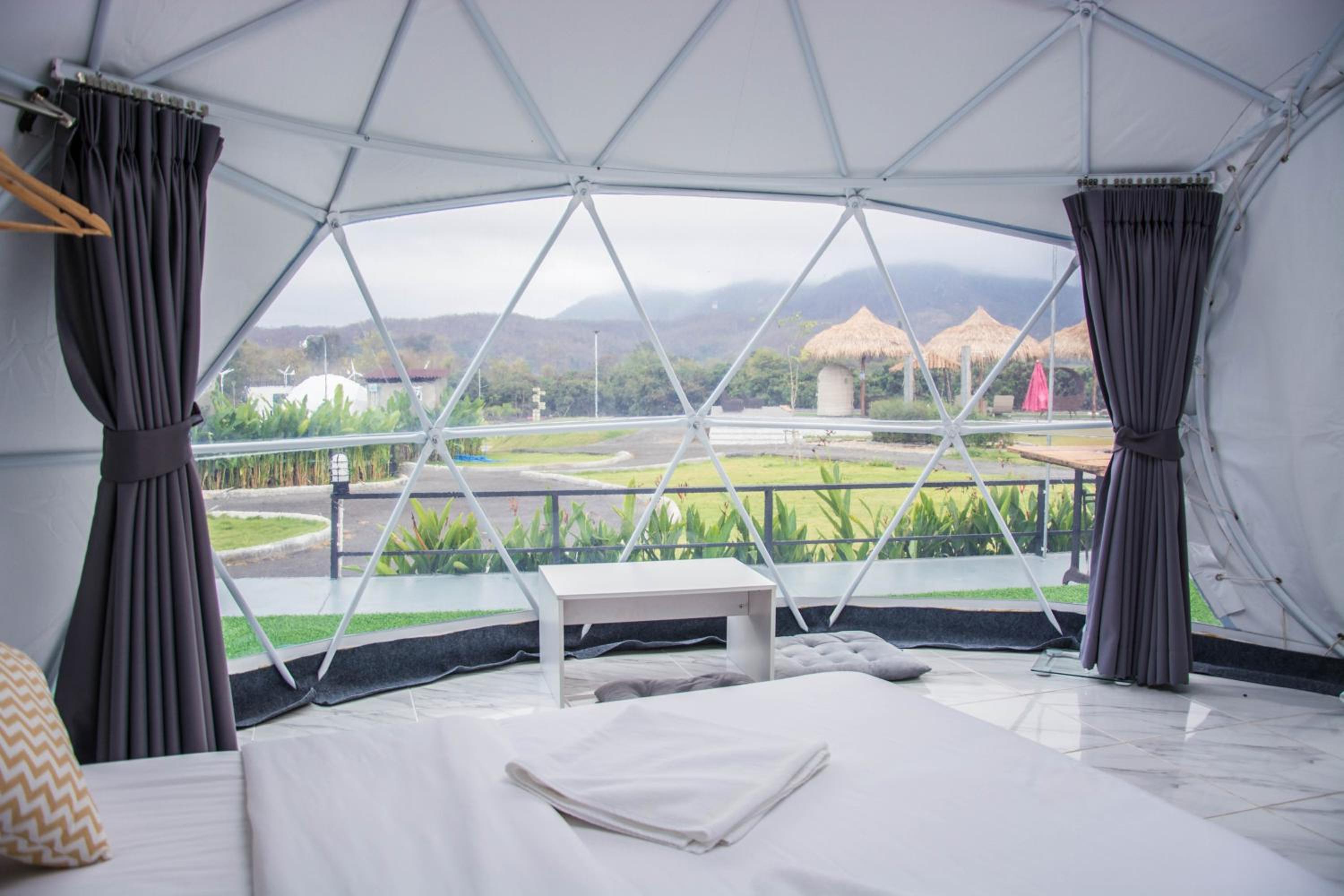 Deluxe Dome - Photo 11