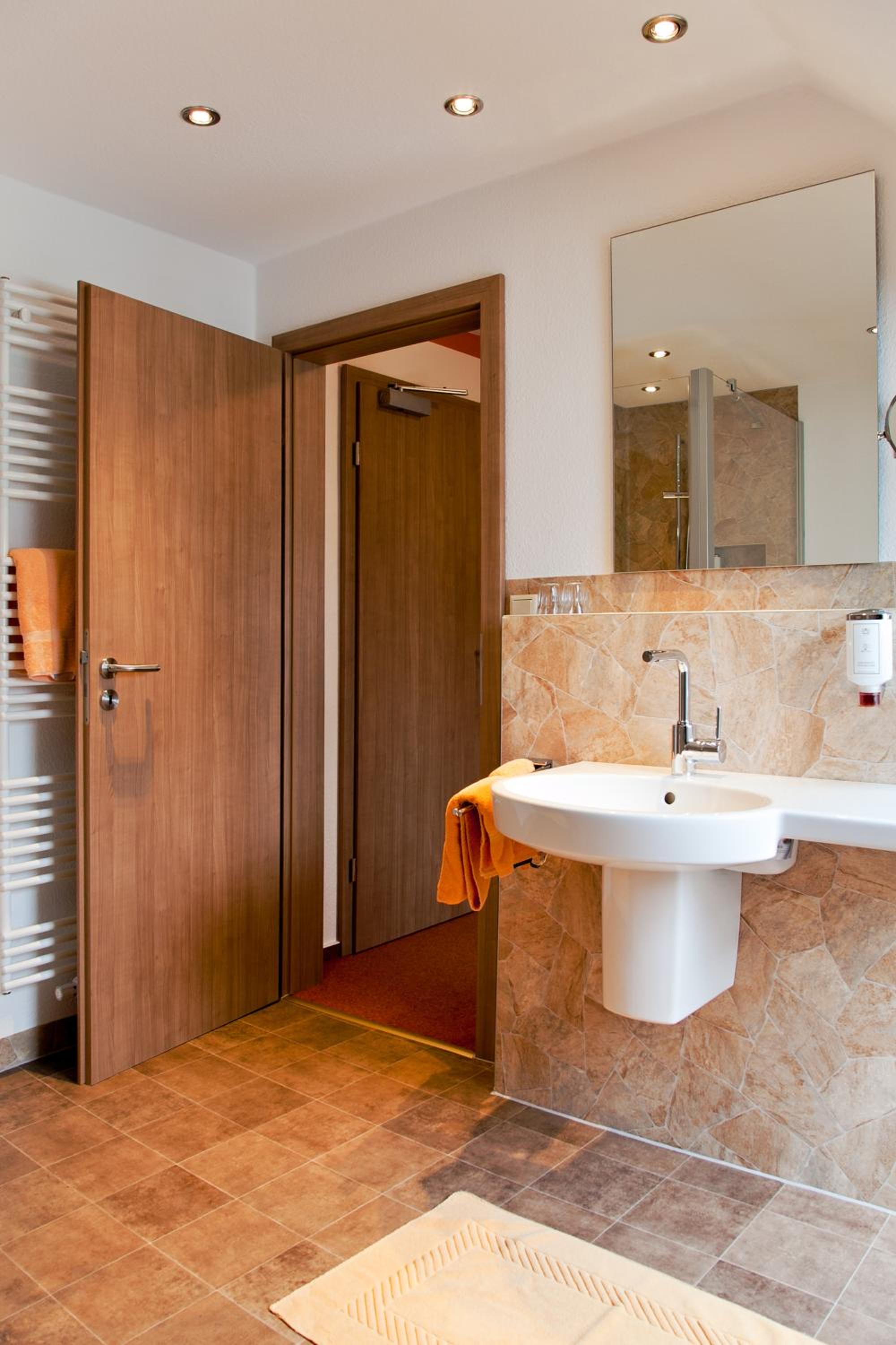 Double Room - Photo 5