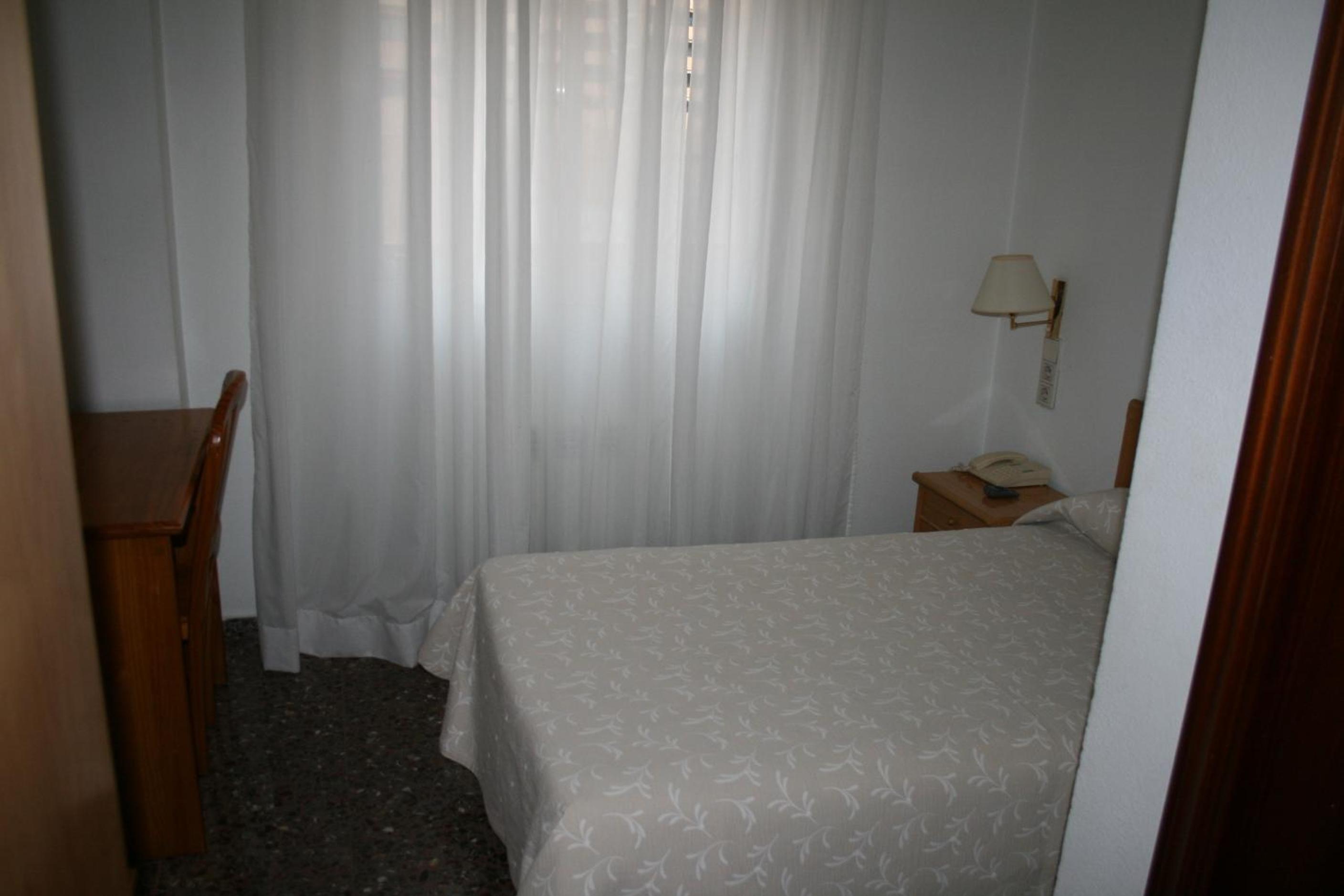 Single Room photo 2