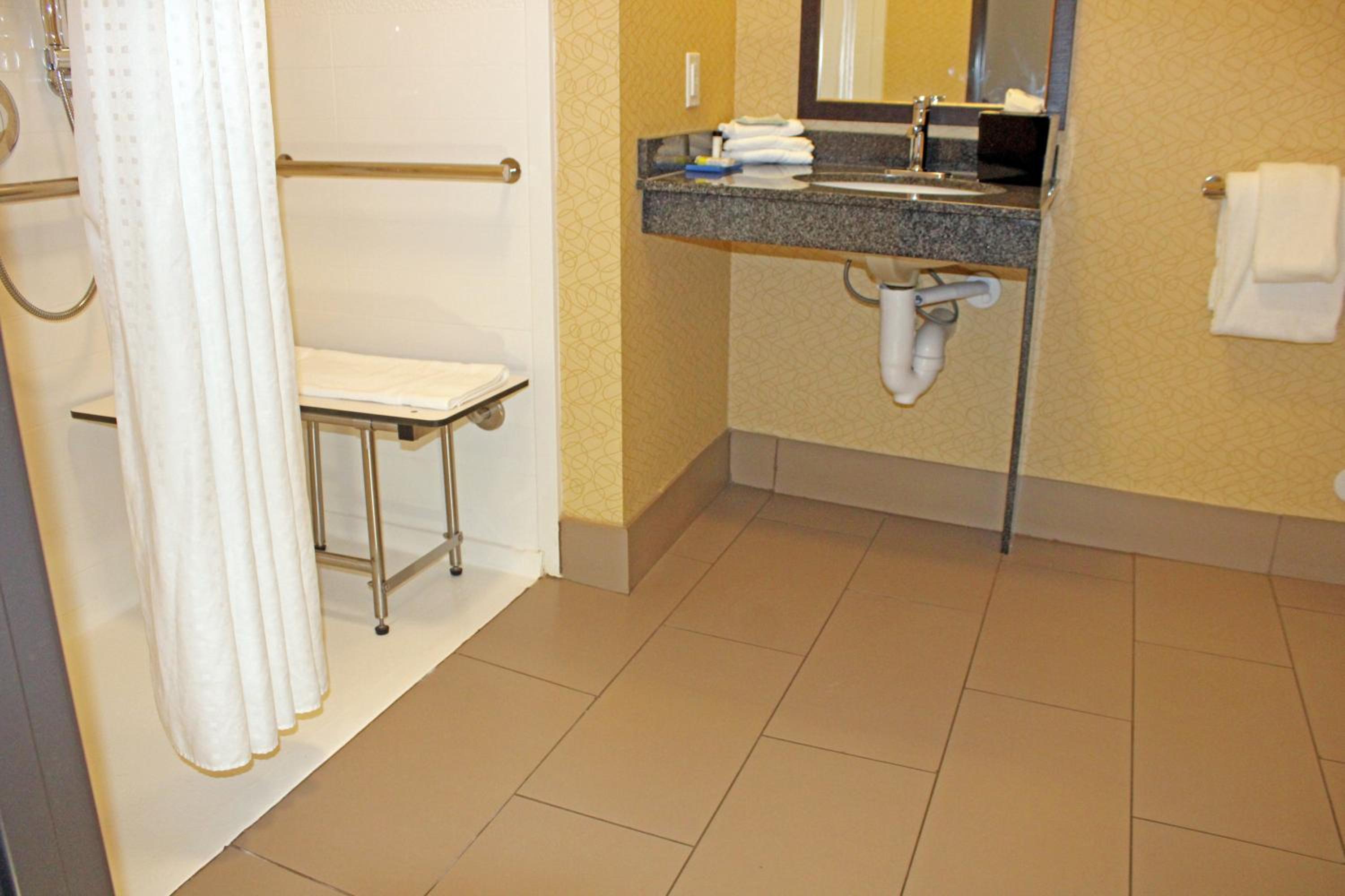 Standard Queen Room with Two Queen Beds and Mobility Accessible Roll-In Shower photo 2