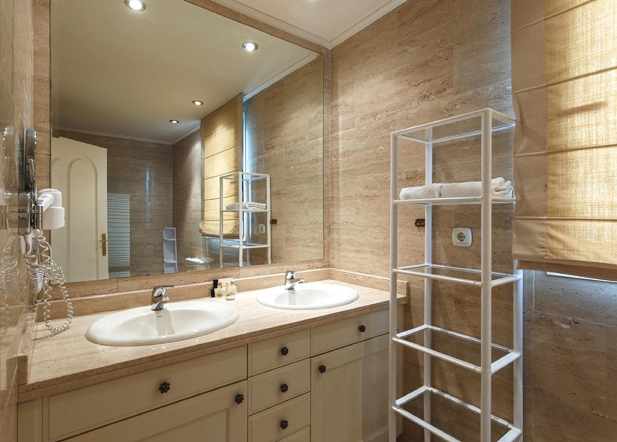 Three-Bedroom Apartment - Photo 2