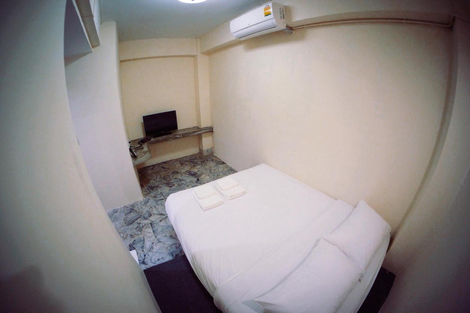 Standard Double Room - Photo 7