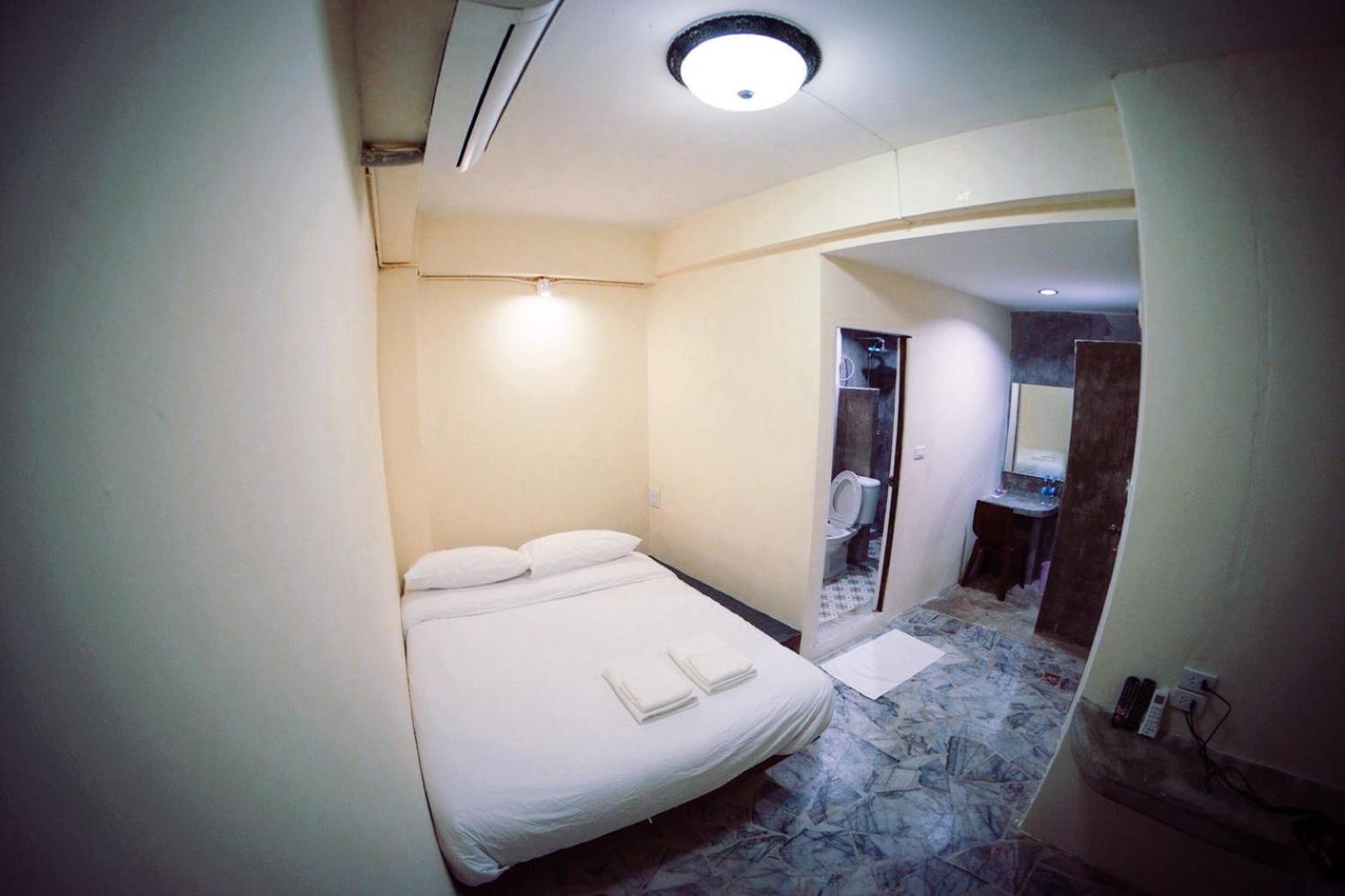 Standard Double Room - Photo 6