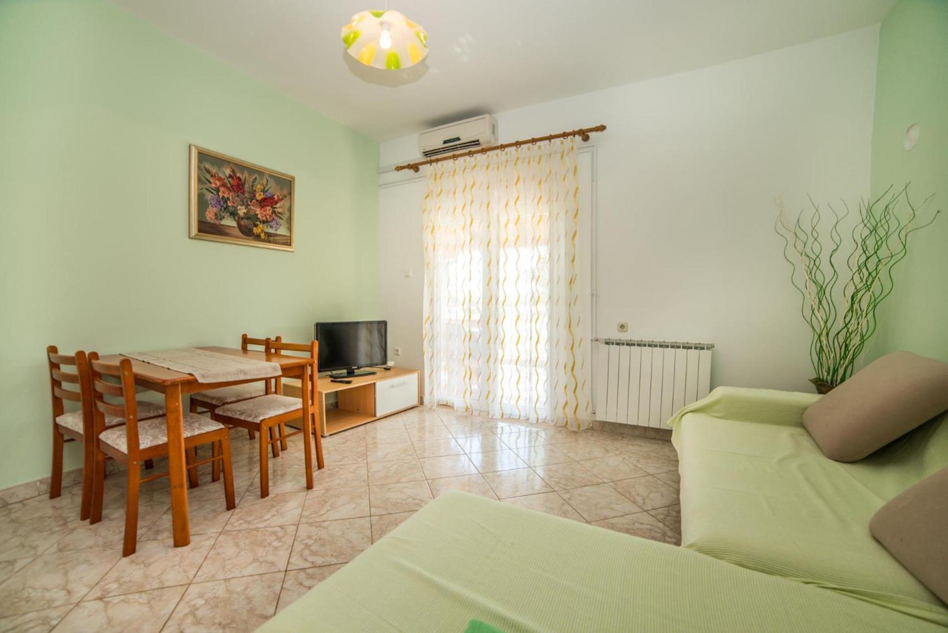Apartment photo 1