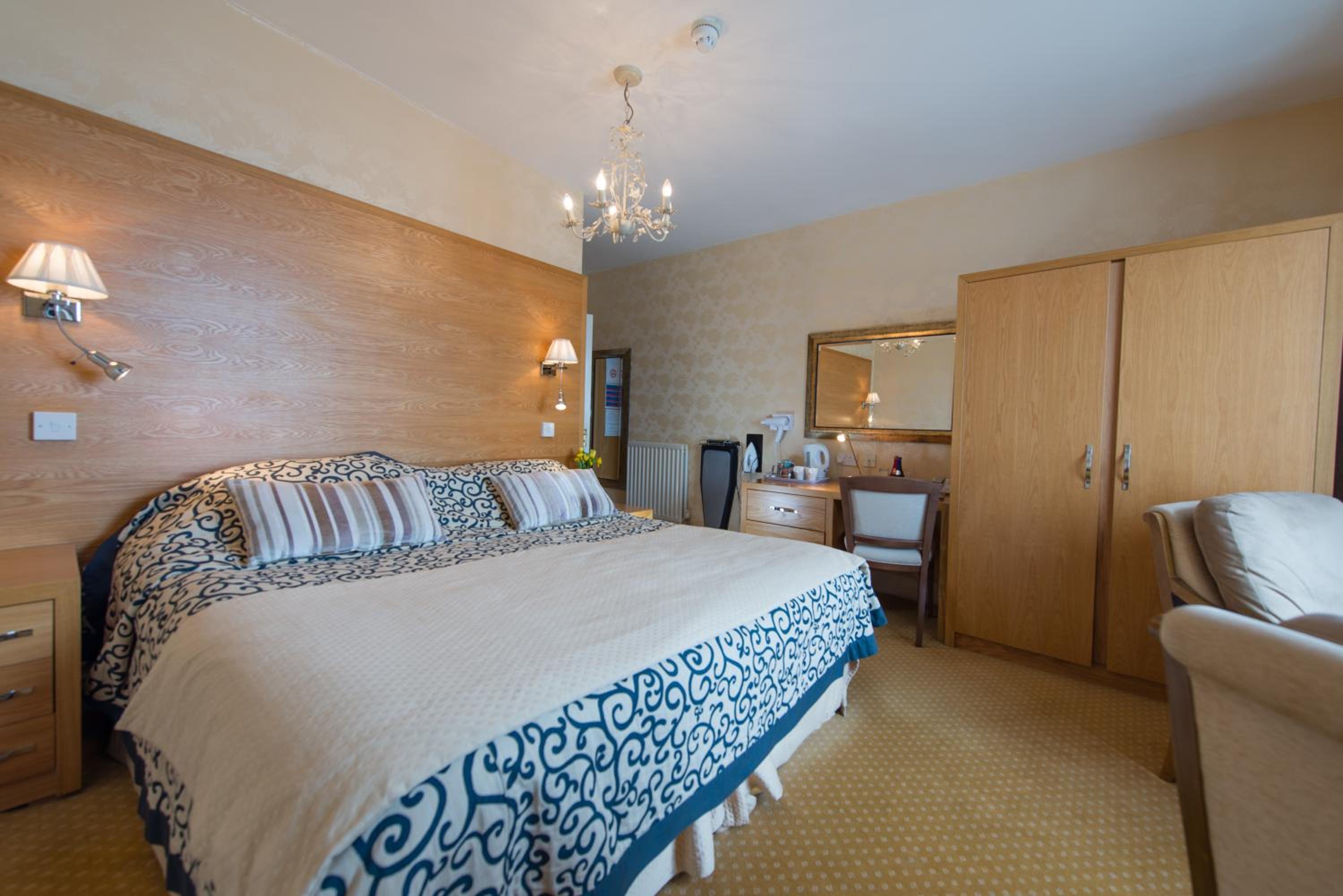 Deluxe Double or Twin Room photo 1