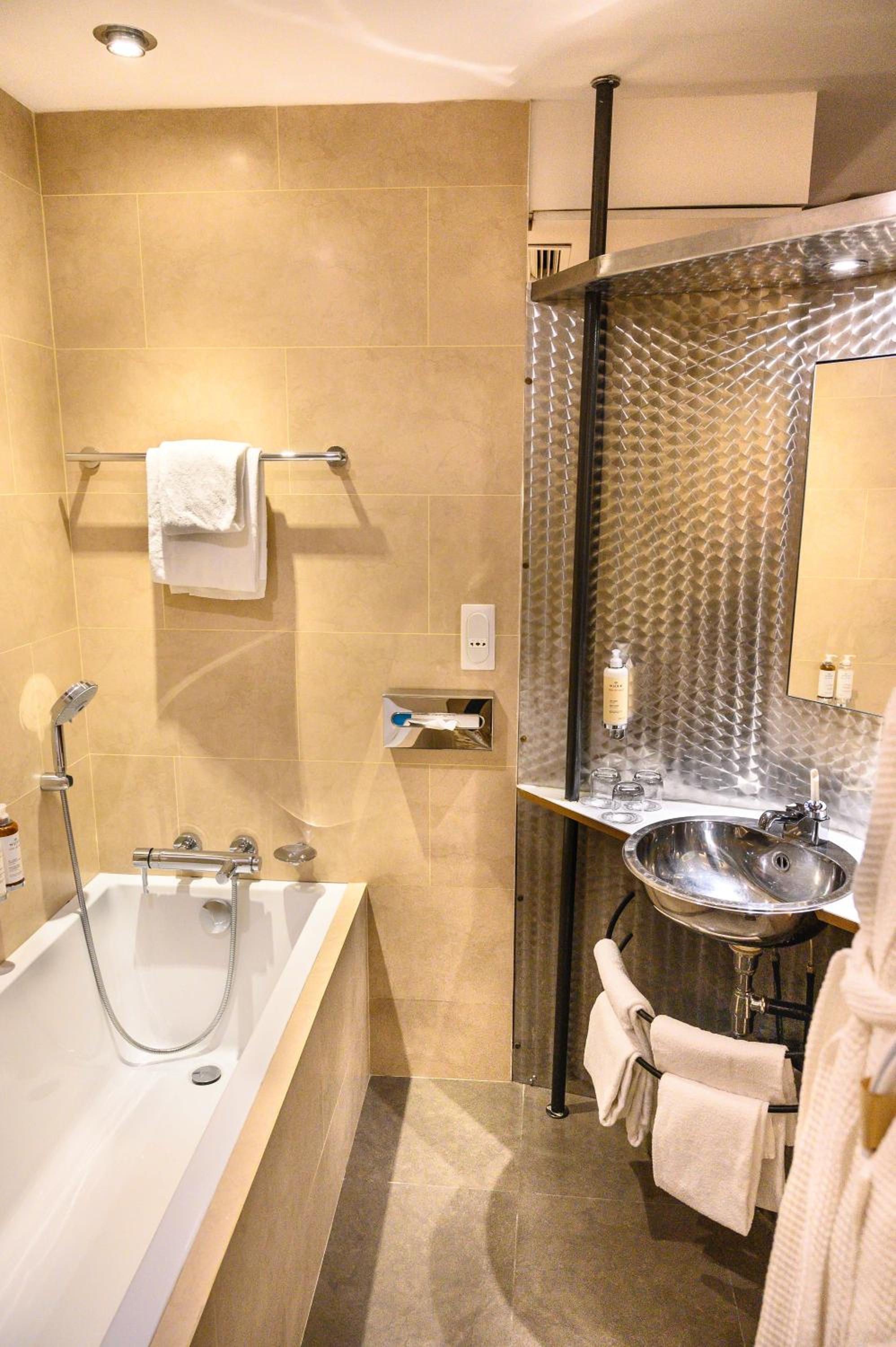Suite with Winter Garden View photo 3