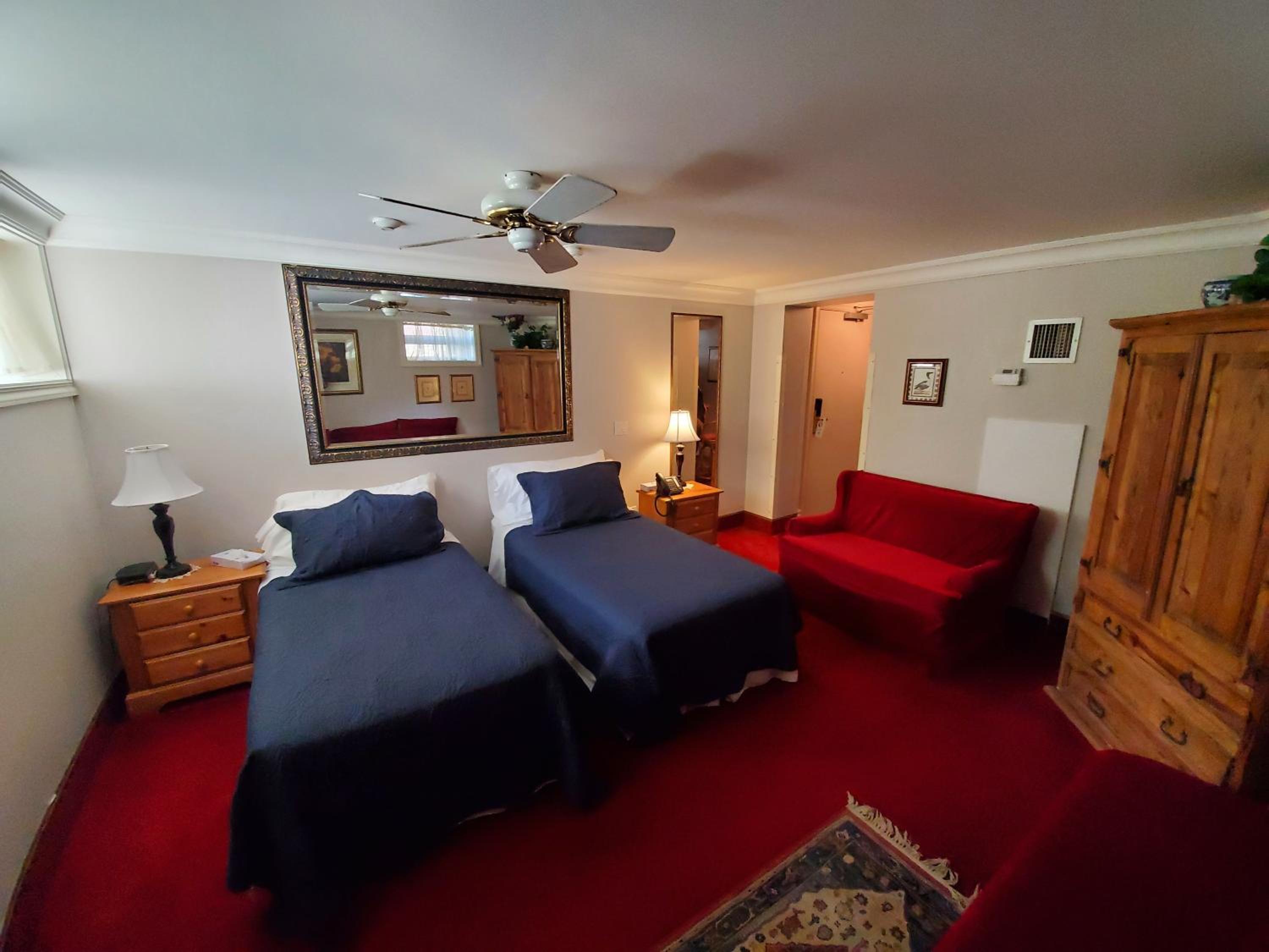 Standard Twin Room - Photo 1
