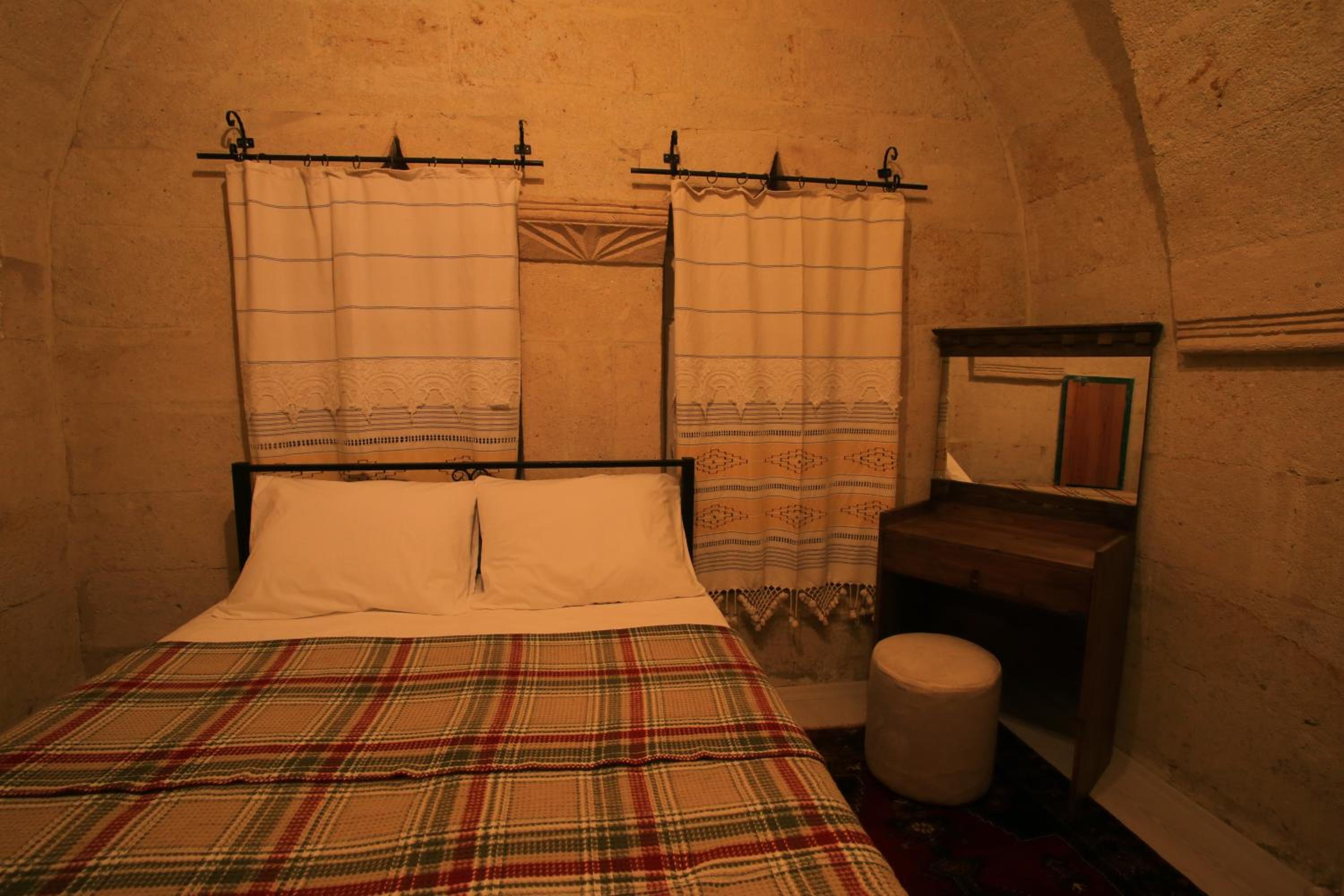 Budget Double Room photo 2