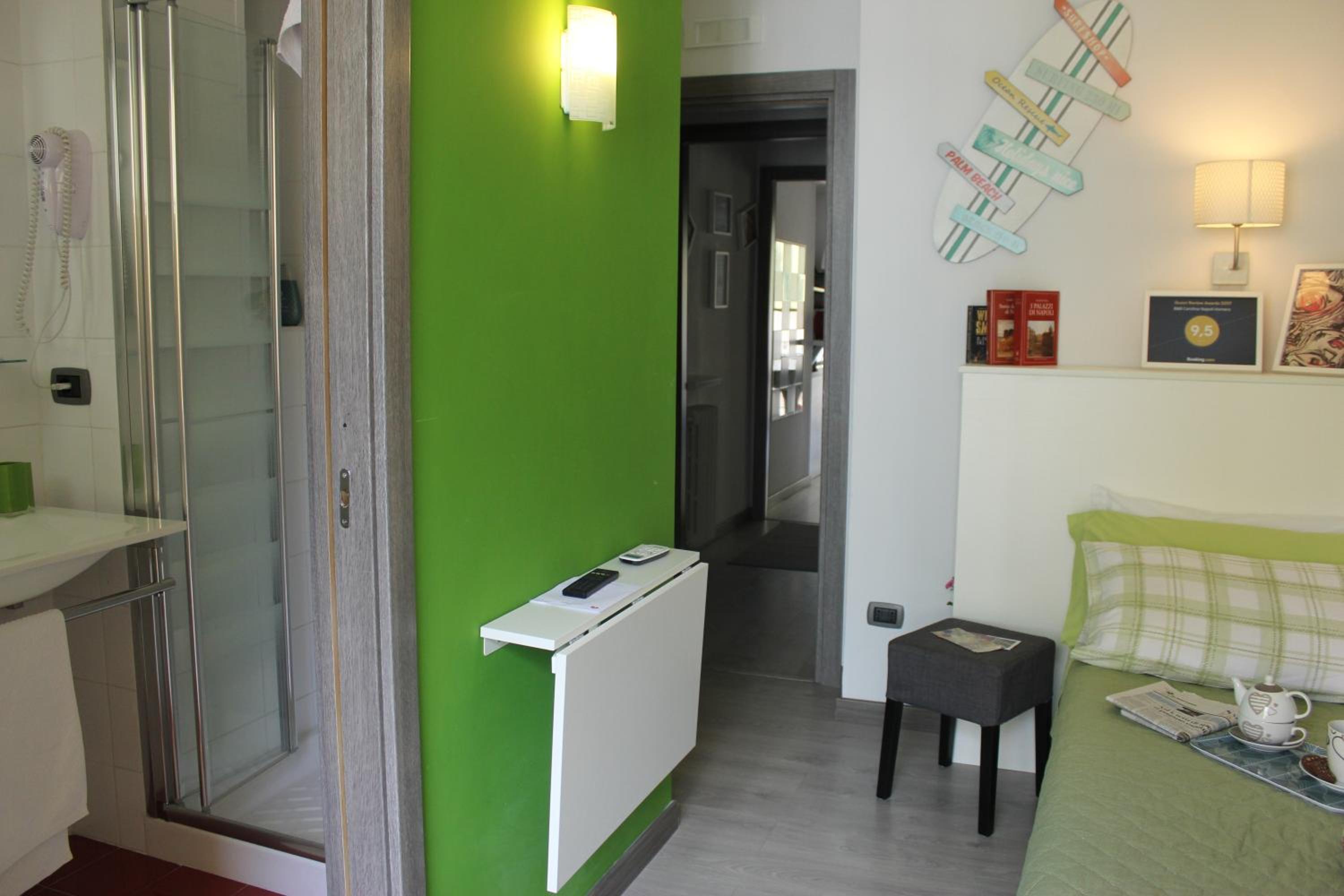 Single Room with Balcony and Private Bathroom