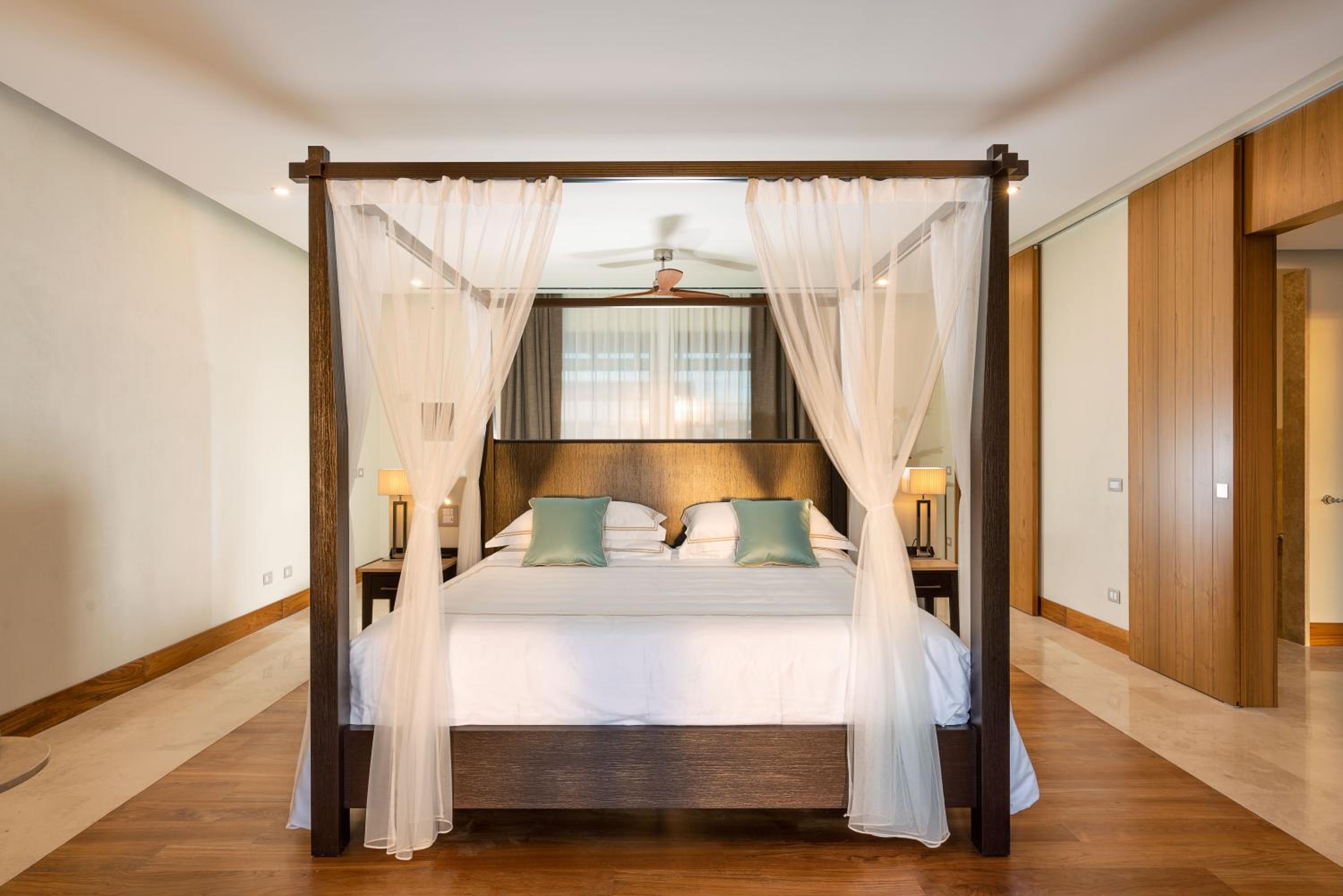 Deluxe Junior Suite - Photo 1