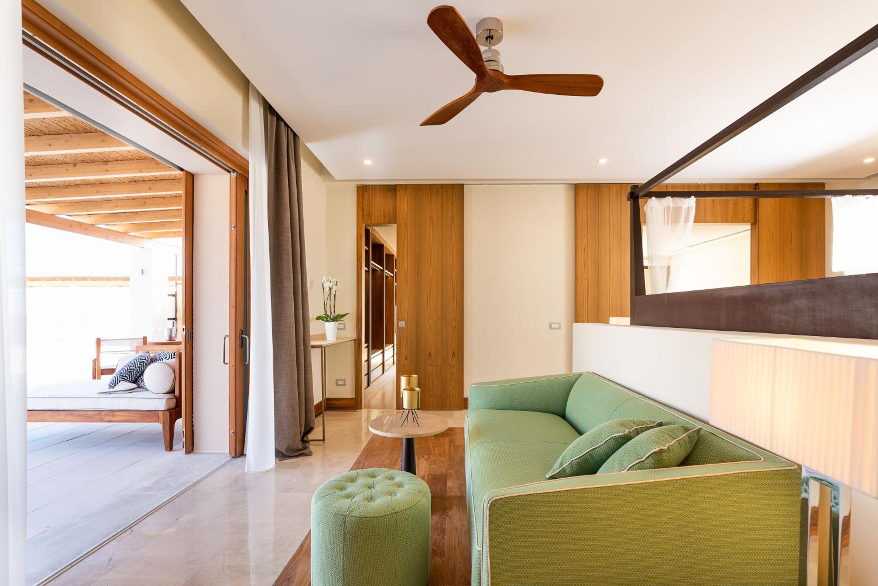 Deluxe Junior Suite - Photo 6