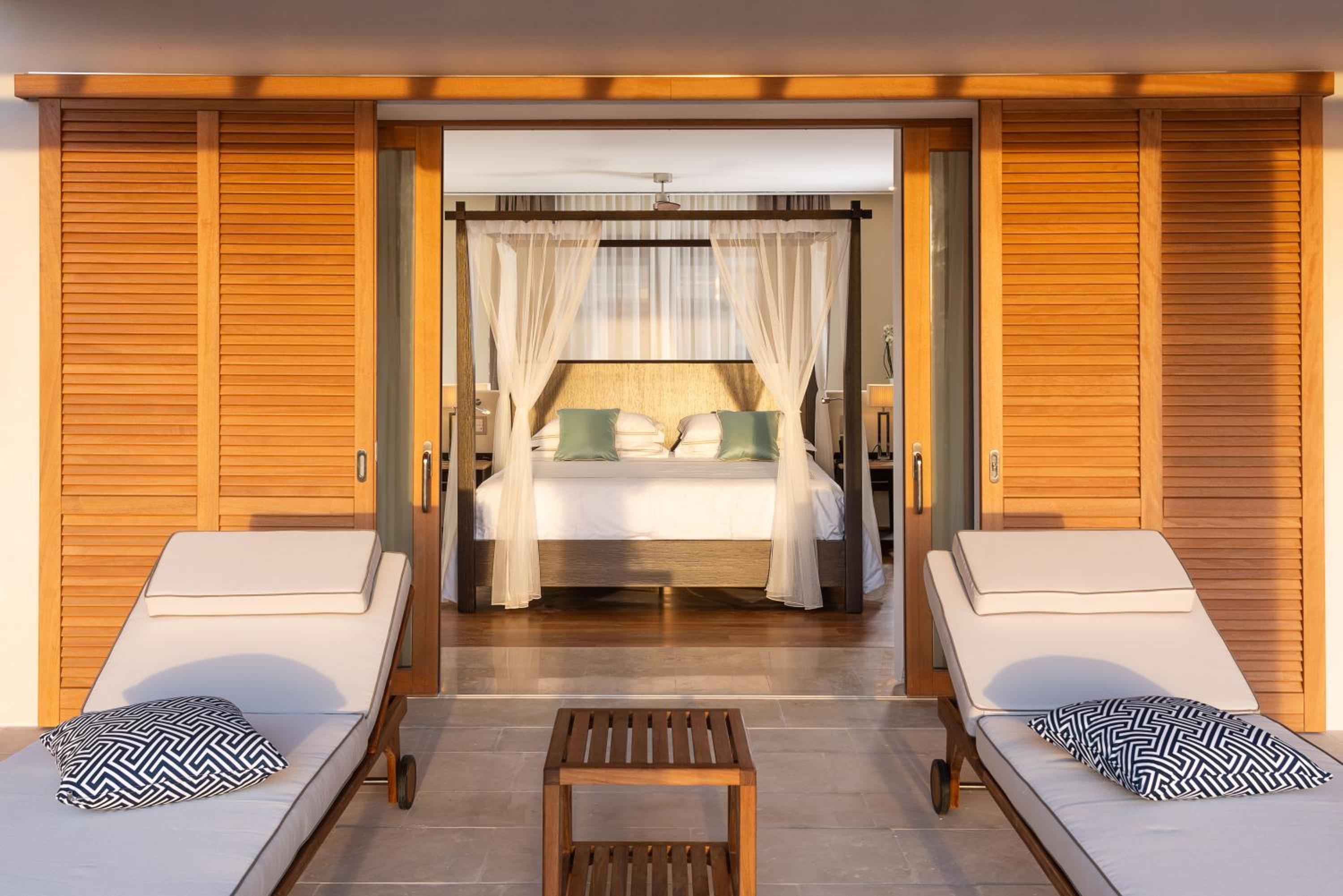 Deluxe Junior Suite - Photo 5