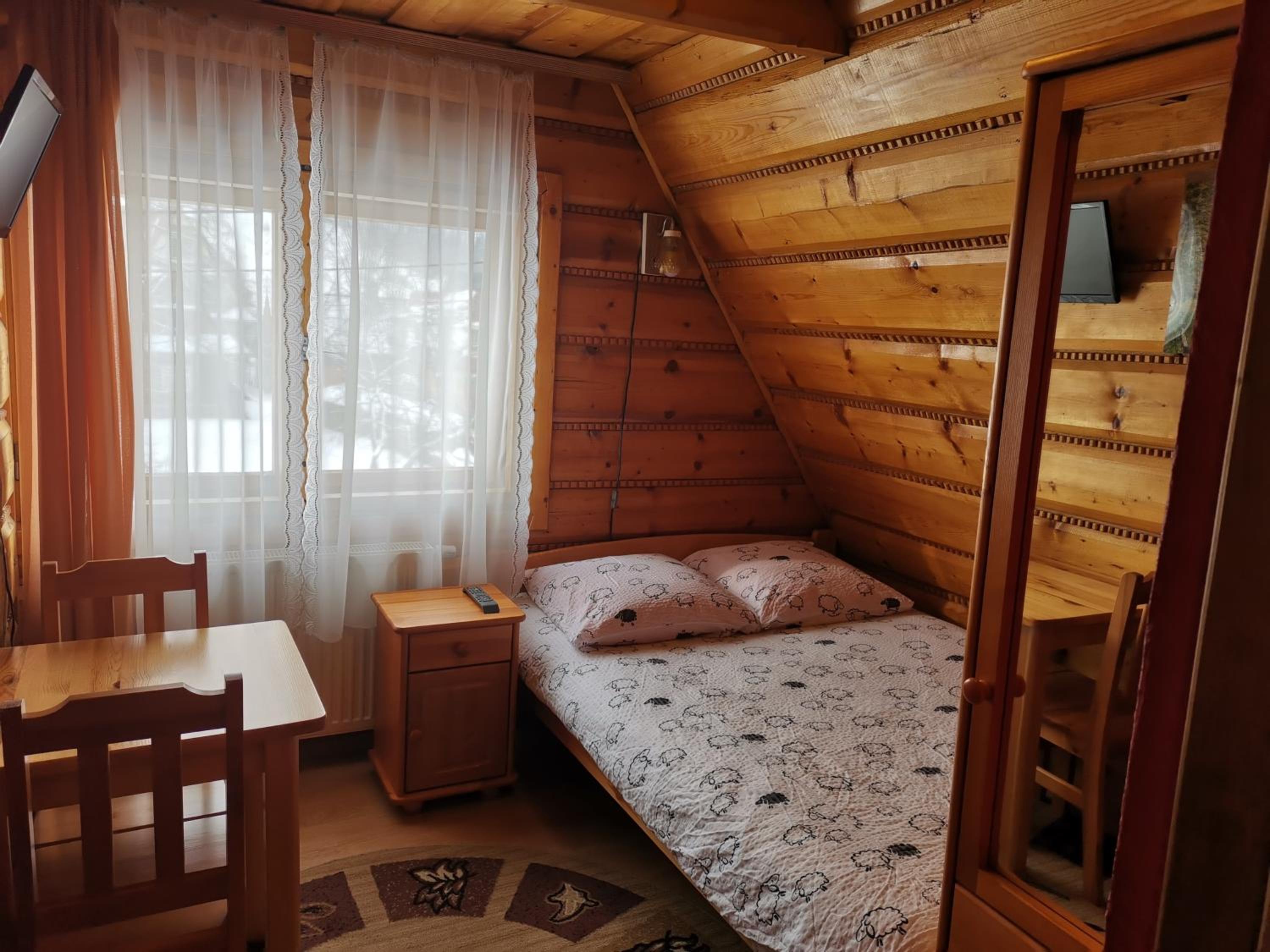 Double Room - Photo 6