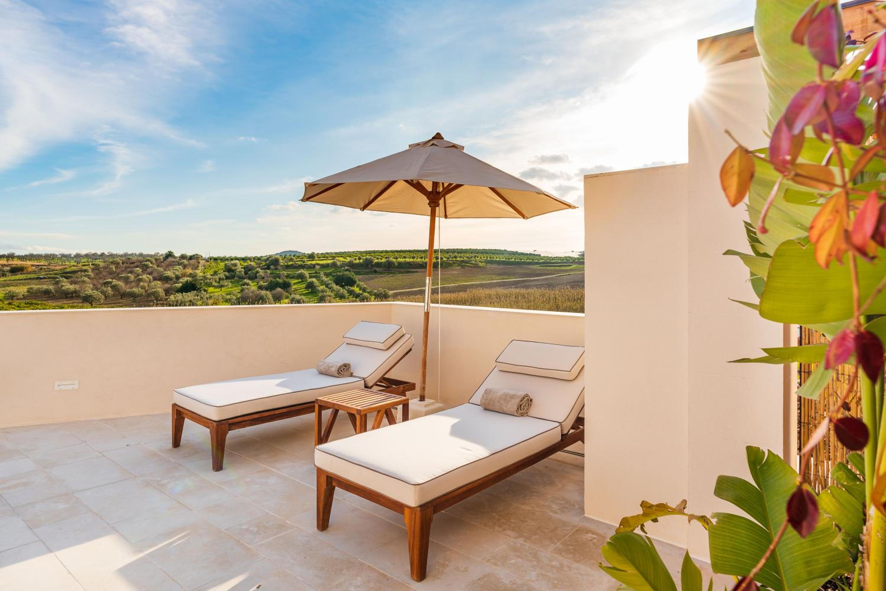 Junior Suite with Private Pool - Photo 6