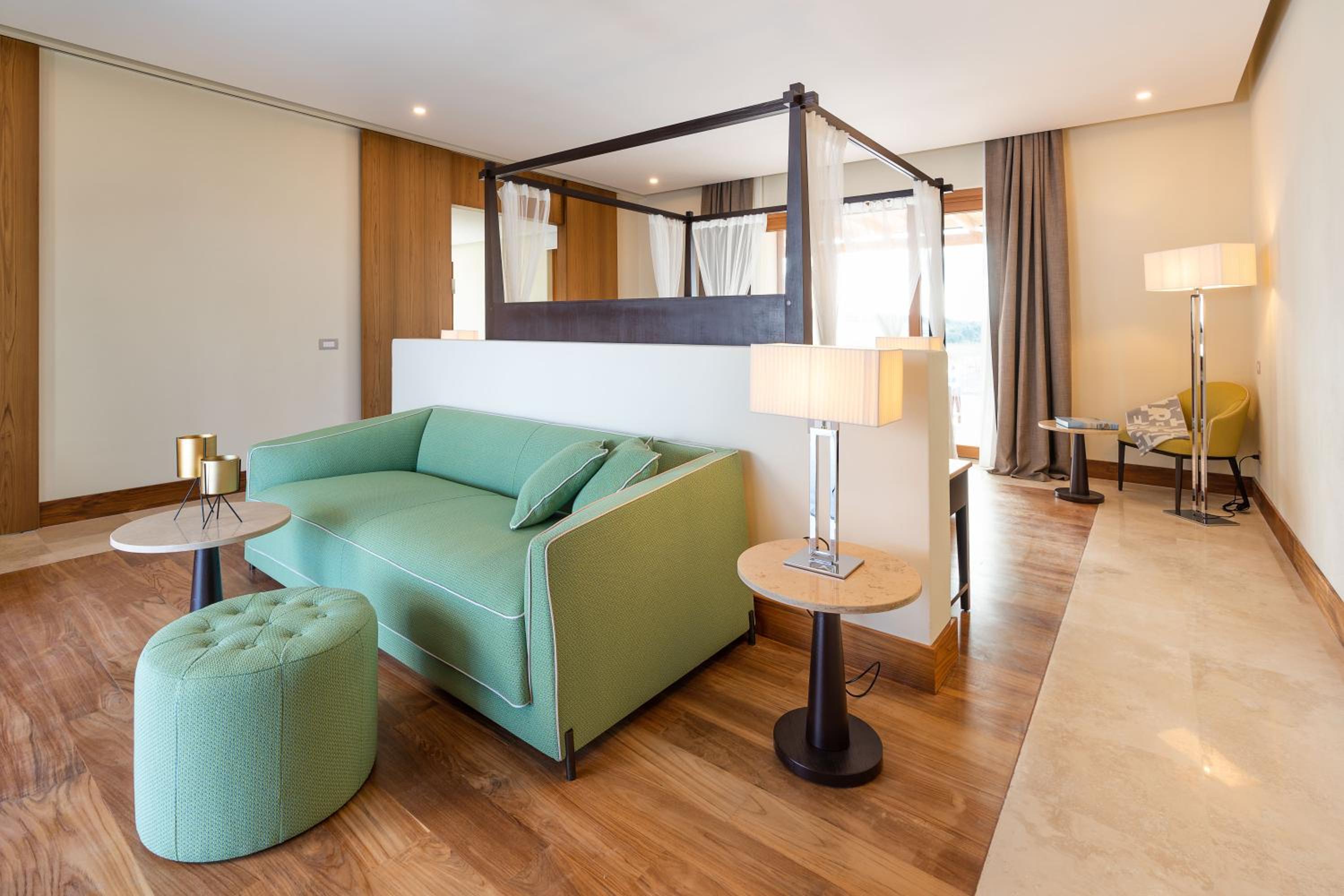 Junior Suite with Private Pool - Photo 7