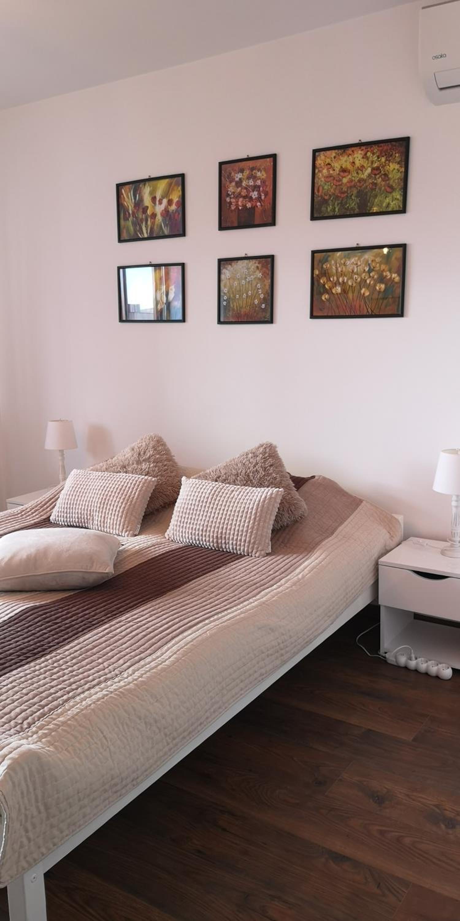 One-Bedroom Apartment - Photo 3