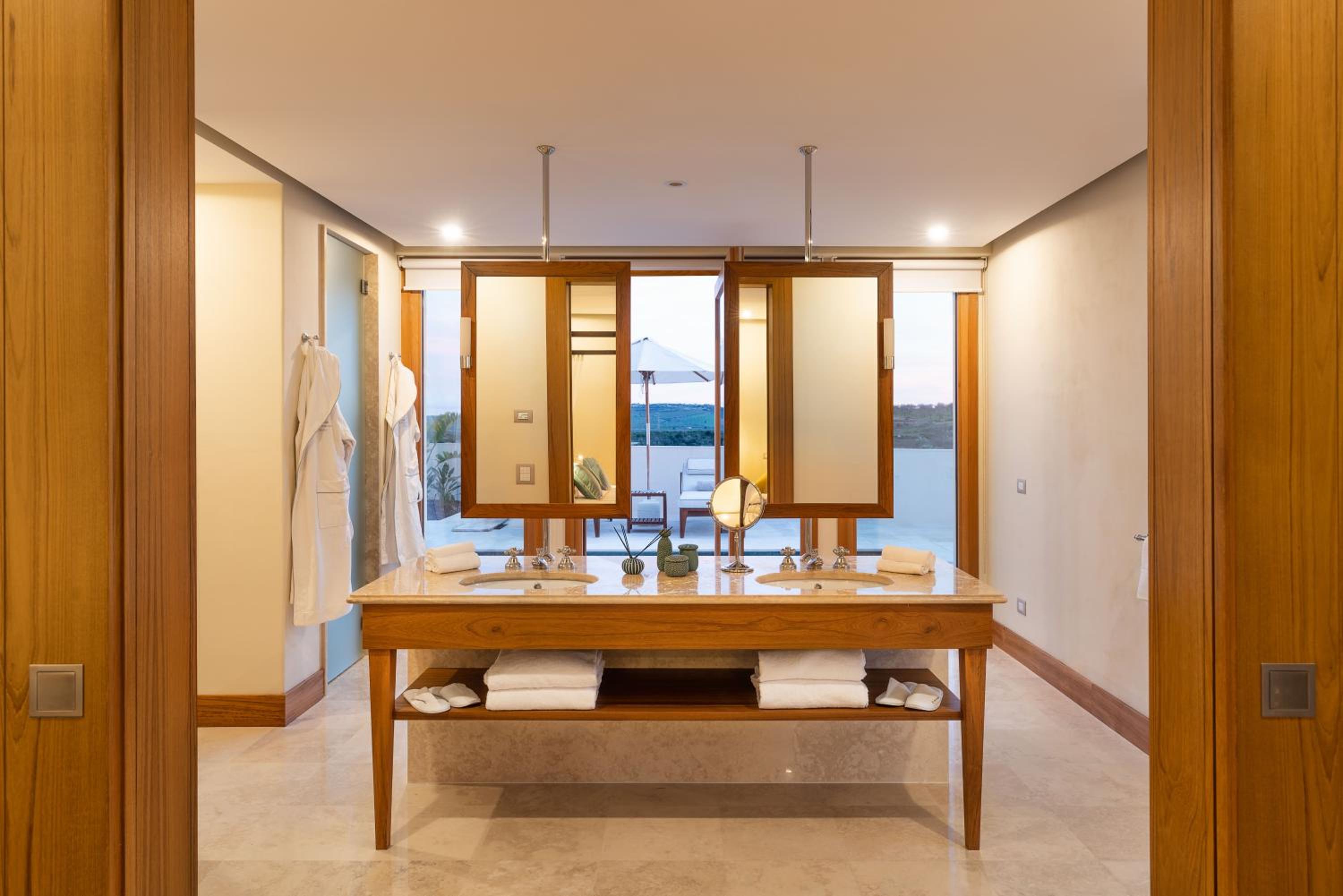 Junior Suite with Private Pool - Photo 3