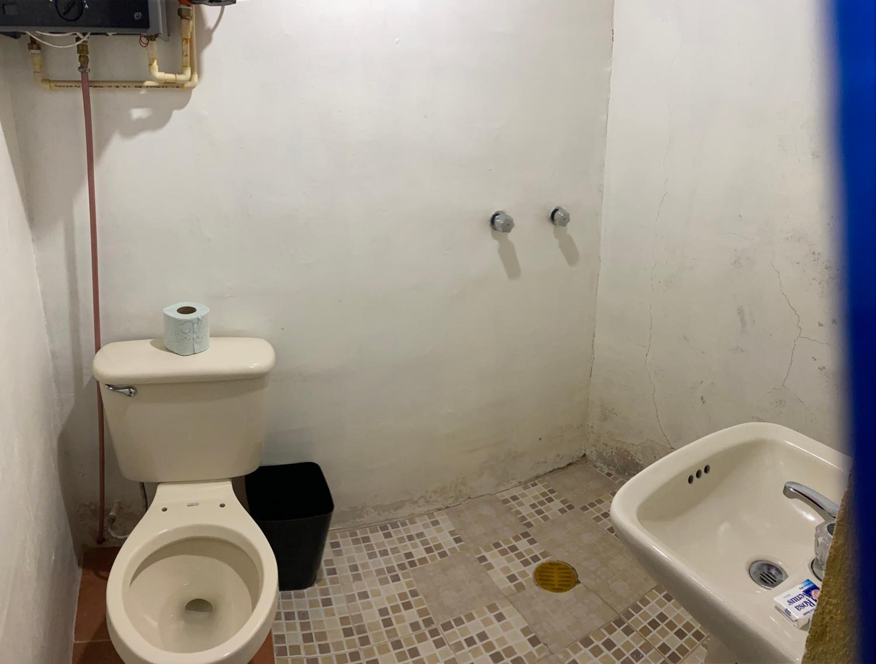 Twin Room - Photo 2