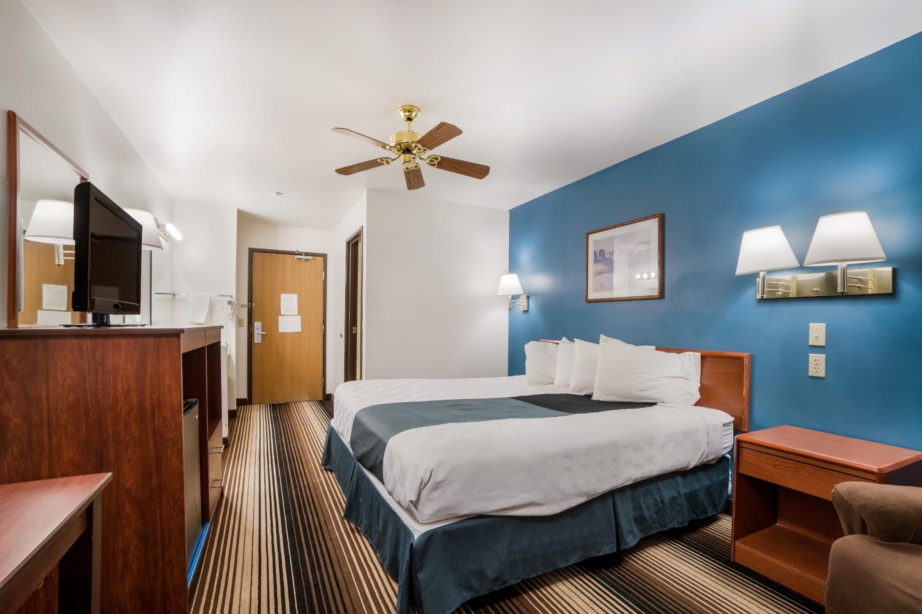 2 Queen Beds Non-Smoking - Photo 7