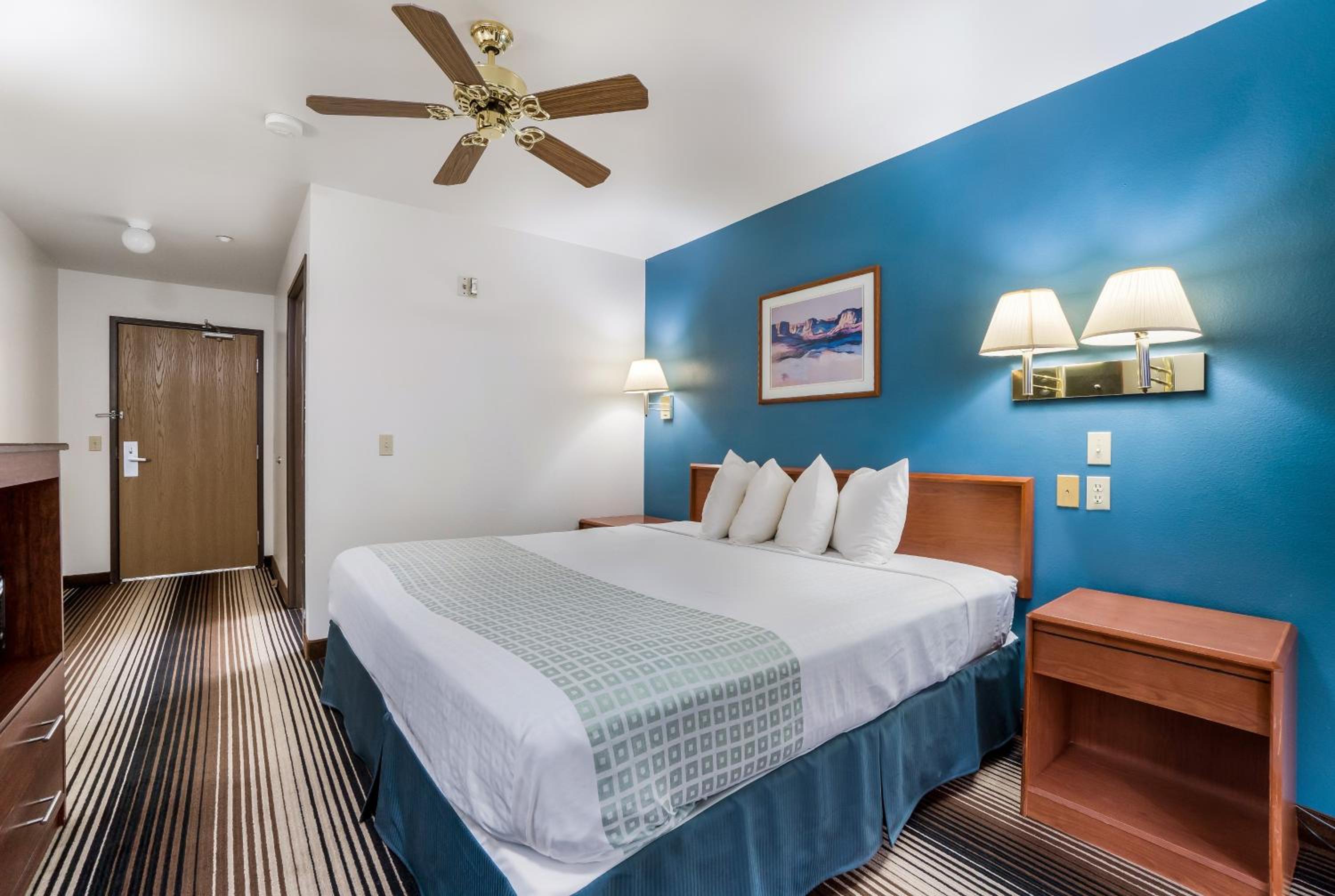 1 King Bed Accessible - Photo 1