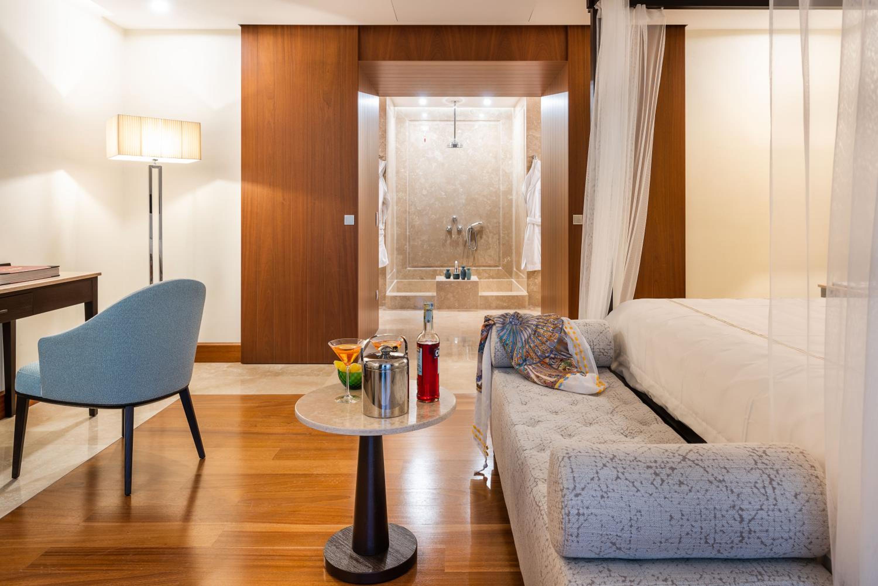 Deluxe Suite - Photo 4