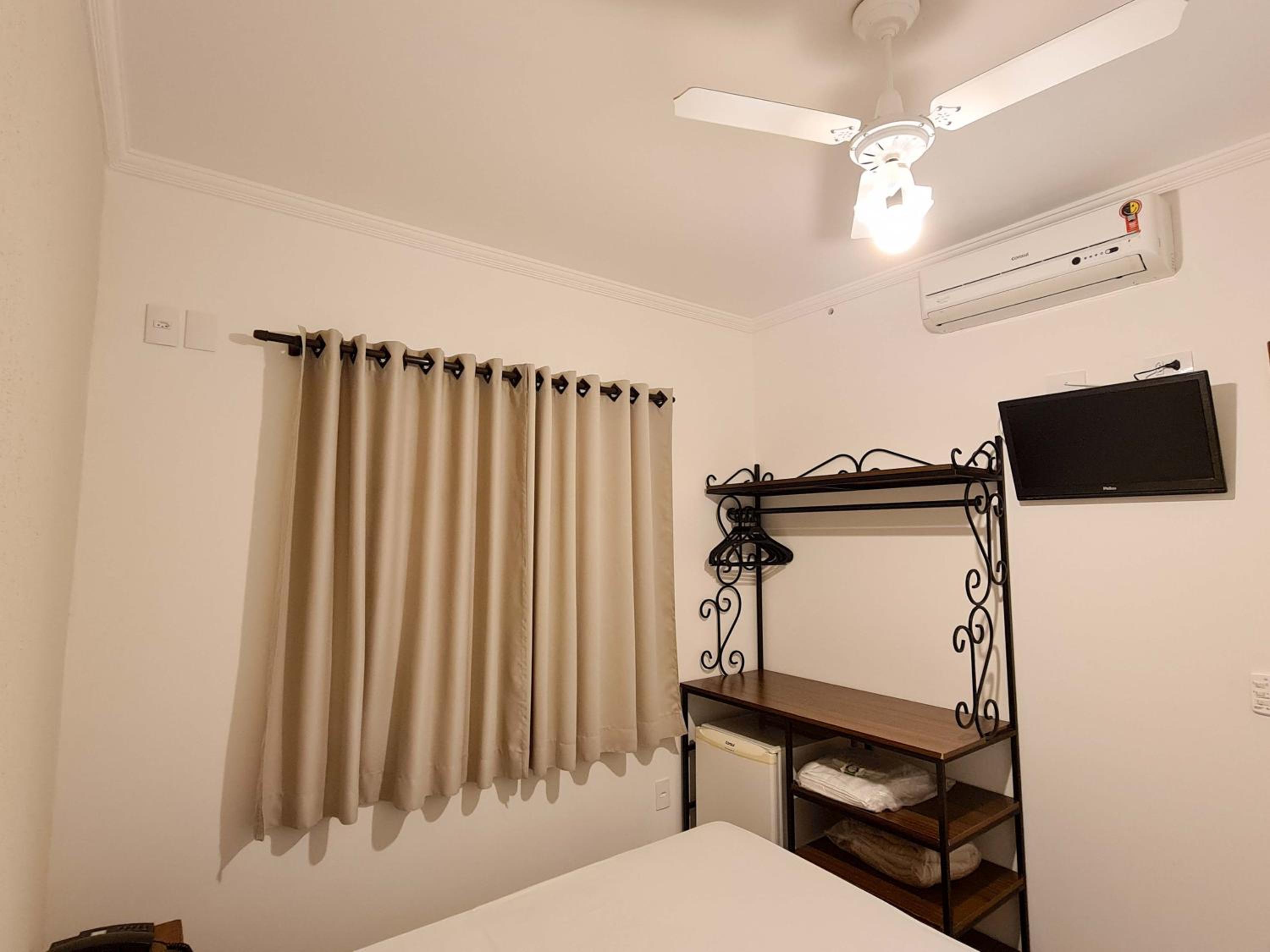 Standard Double Room - Photo 4