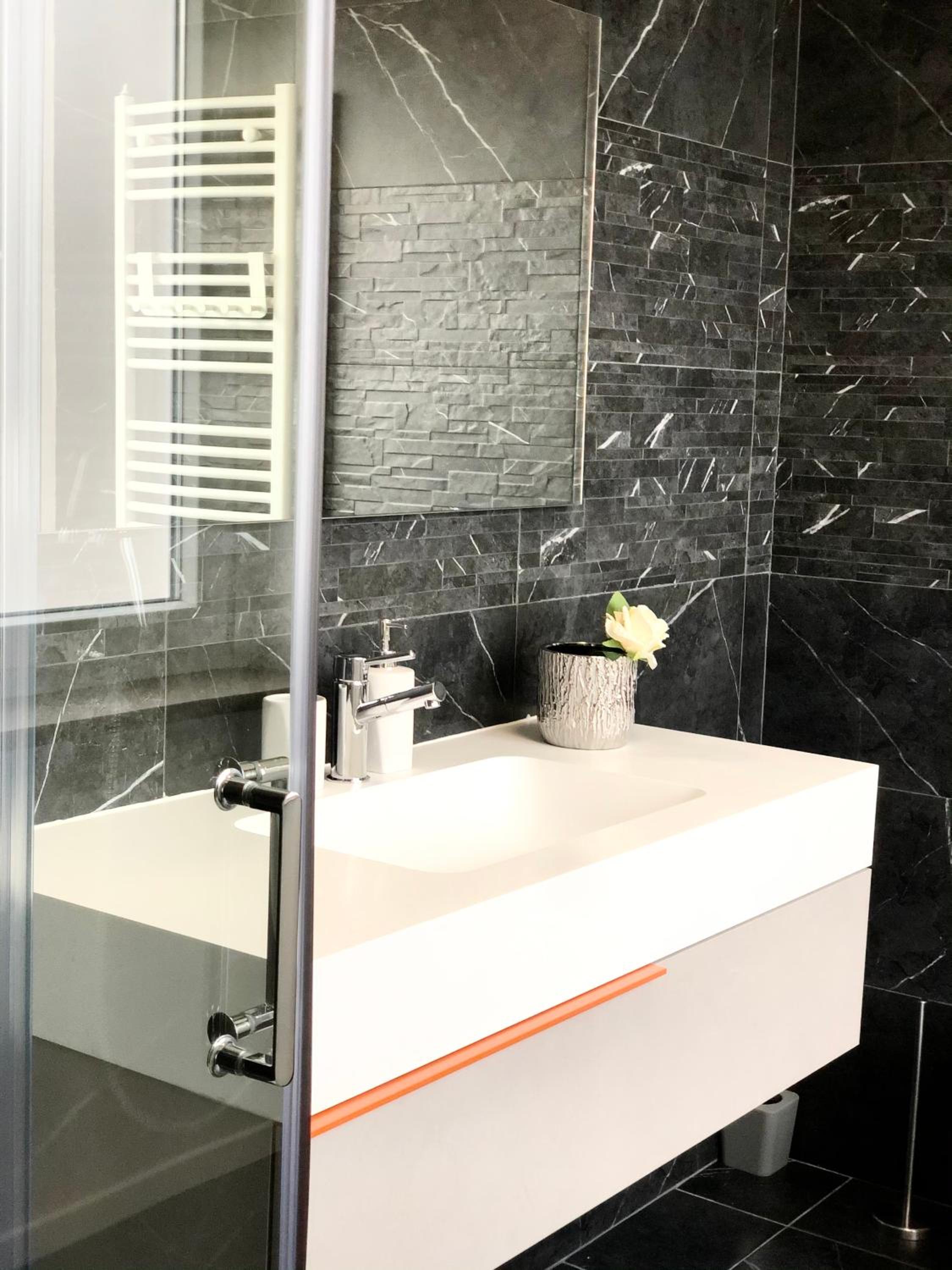 Double or Twin Room with Private Bathroom photo 3