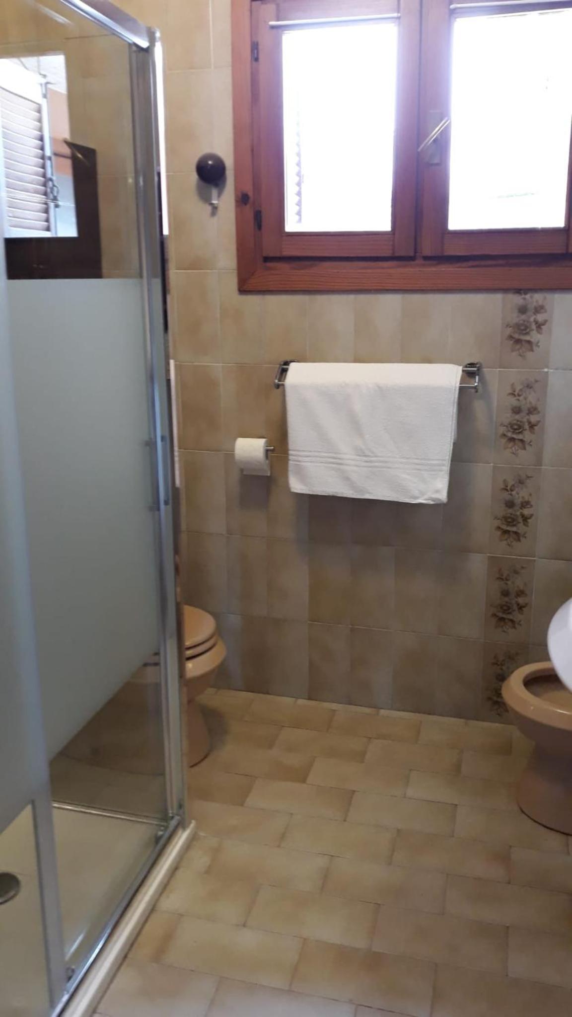 Large Double or Twin Room - Photo 2