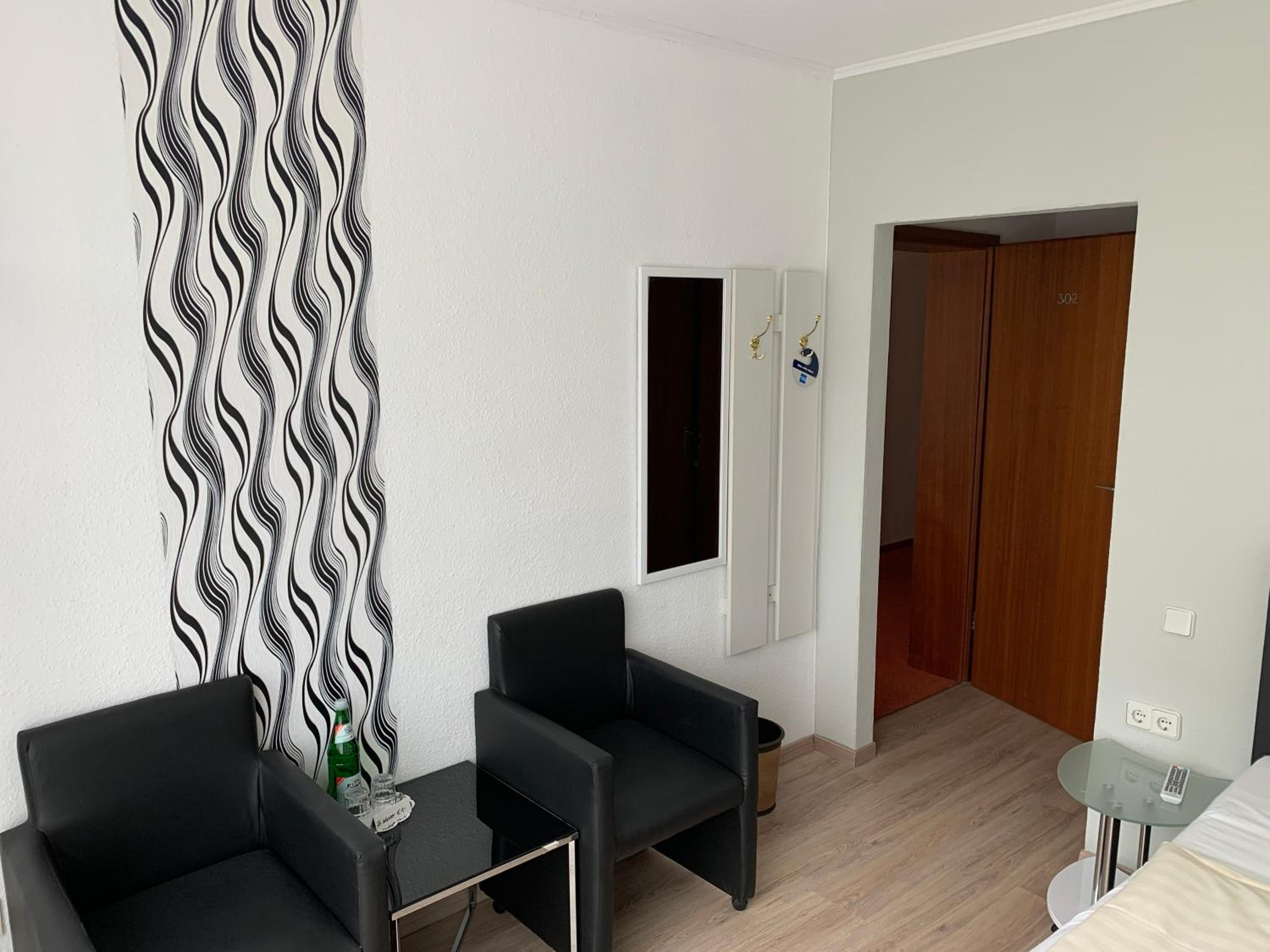 Double Room - Photo 8
