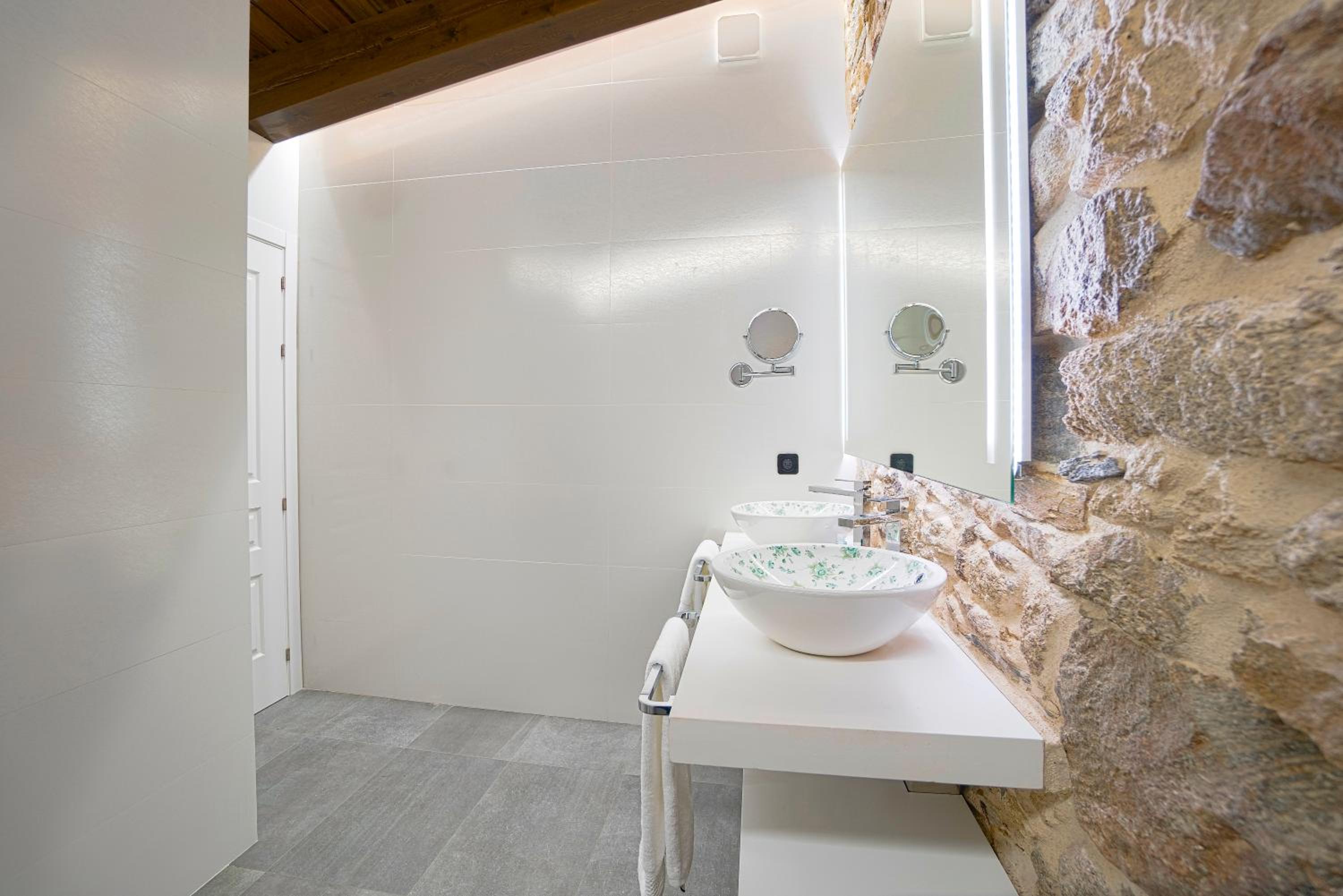 Superior Double Room - Photo 2