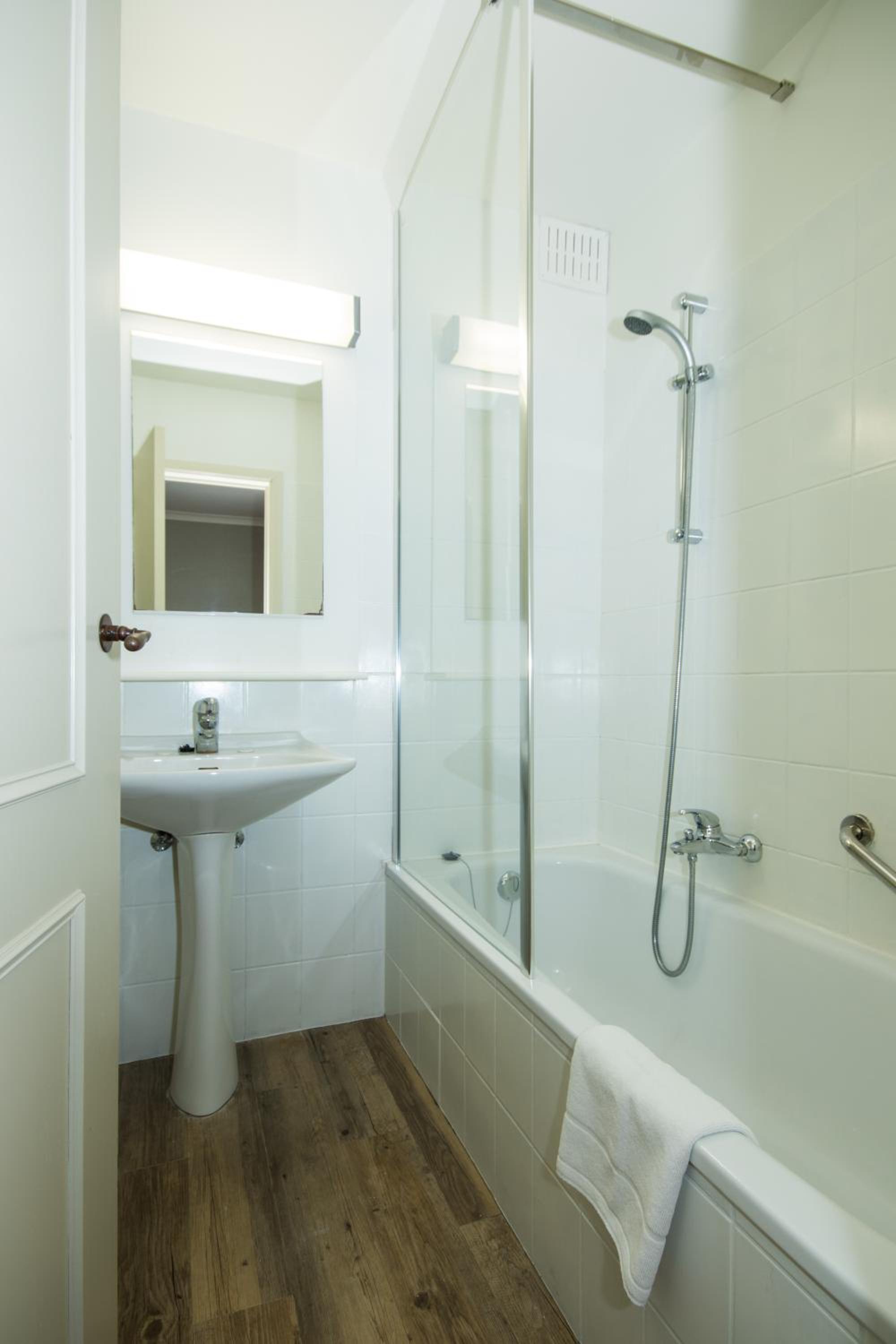 Double Room - Photo 3