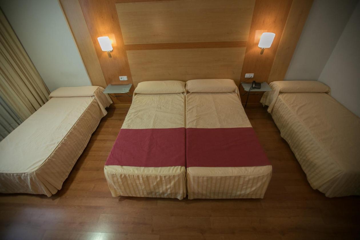 Quadruple Room - Photo 2