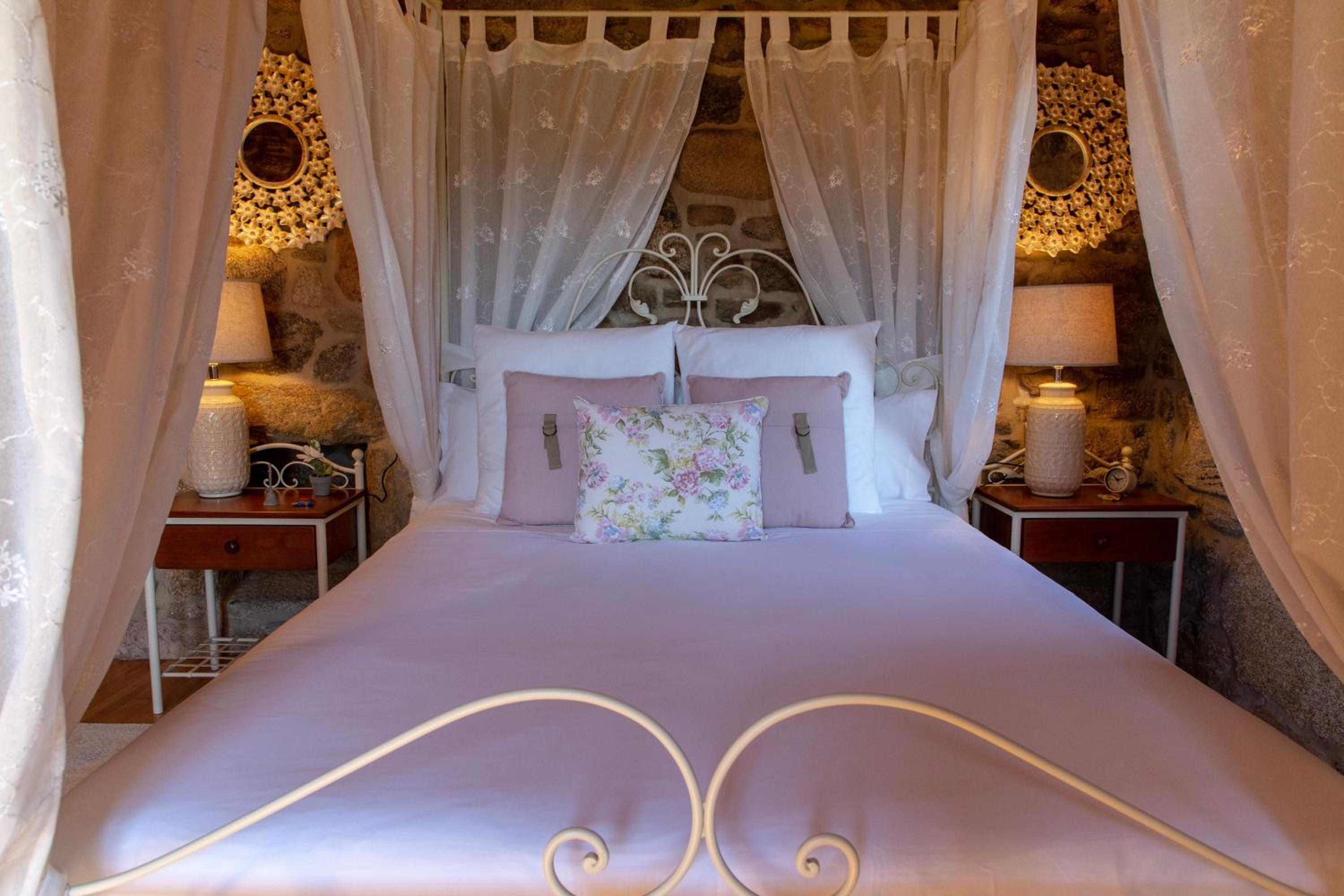 Deluxe Double Room - Photo 8