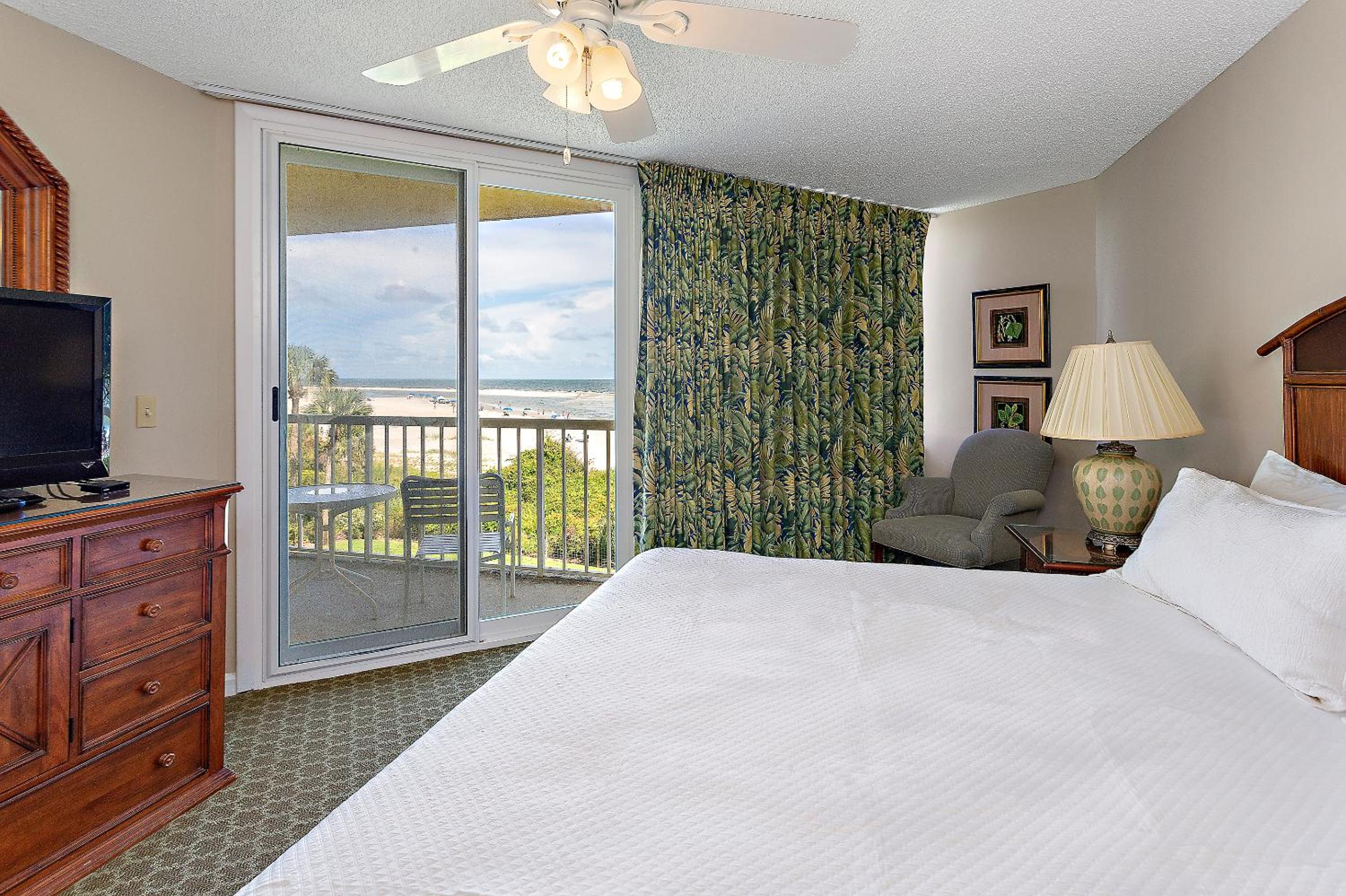 Two-Bedroom Oceanfront Villa - Photo 6