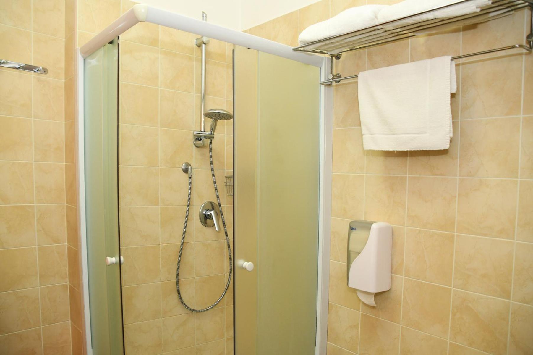 Family Suite - Photo 17