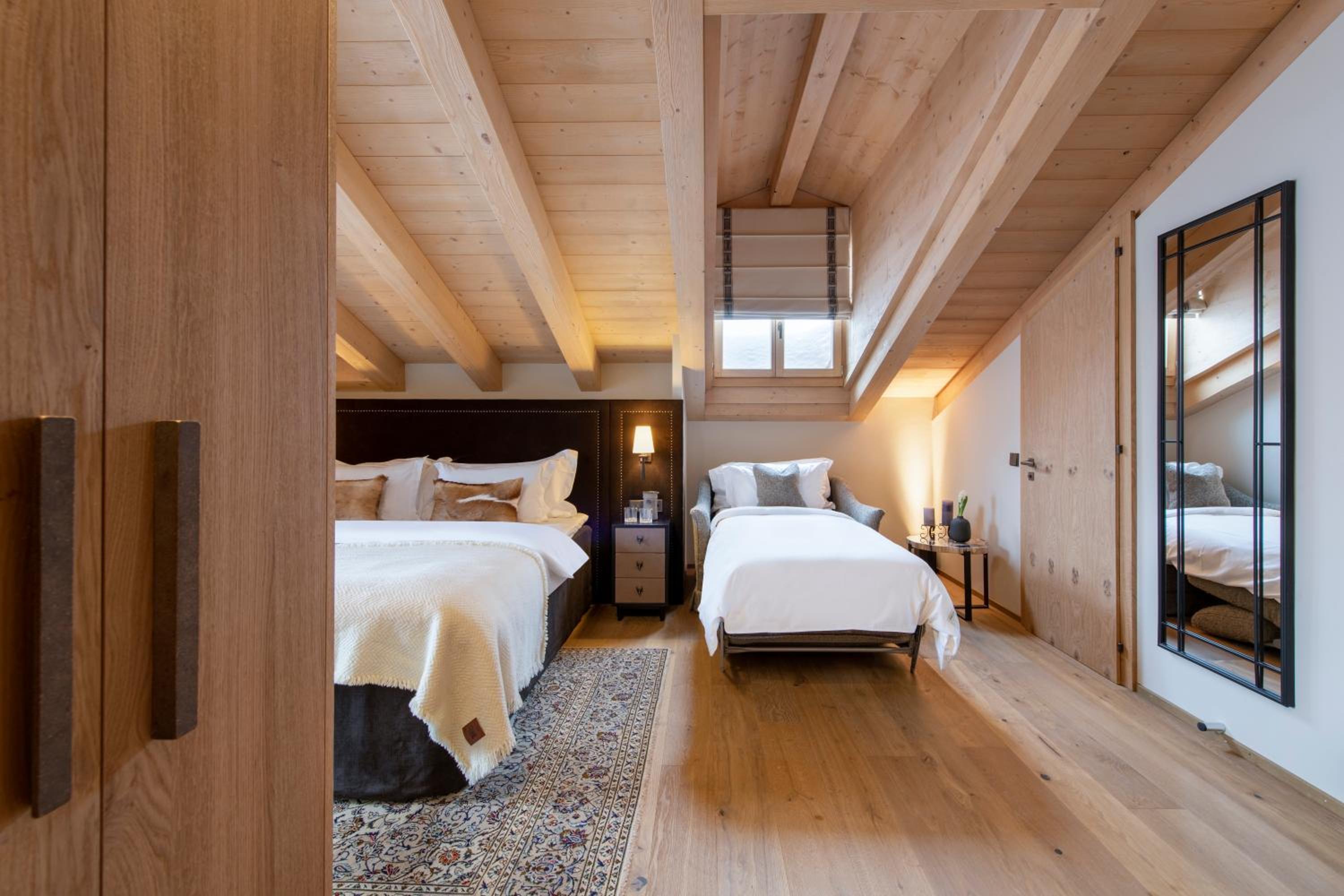 Attic Deluxe - Photo 4