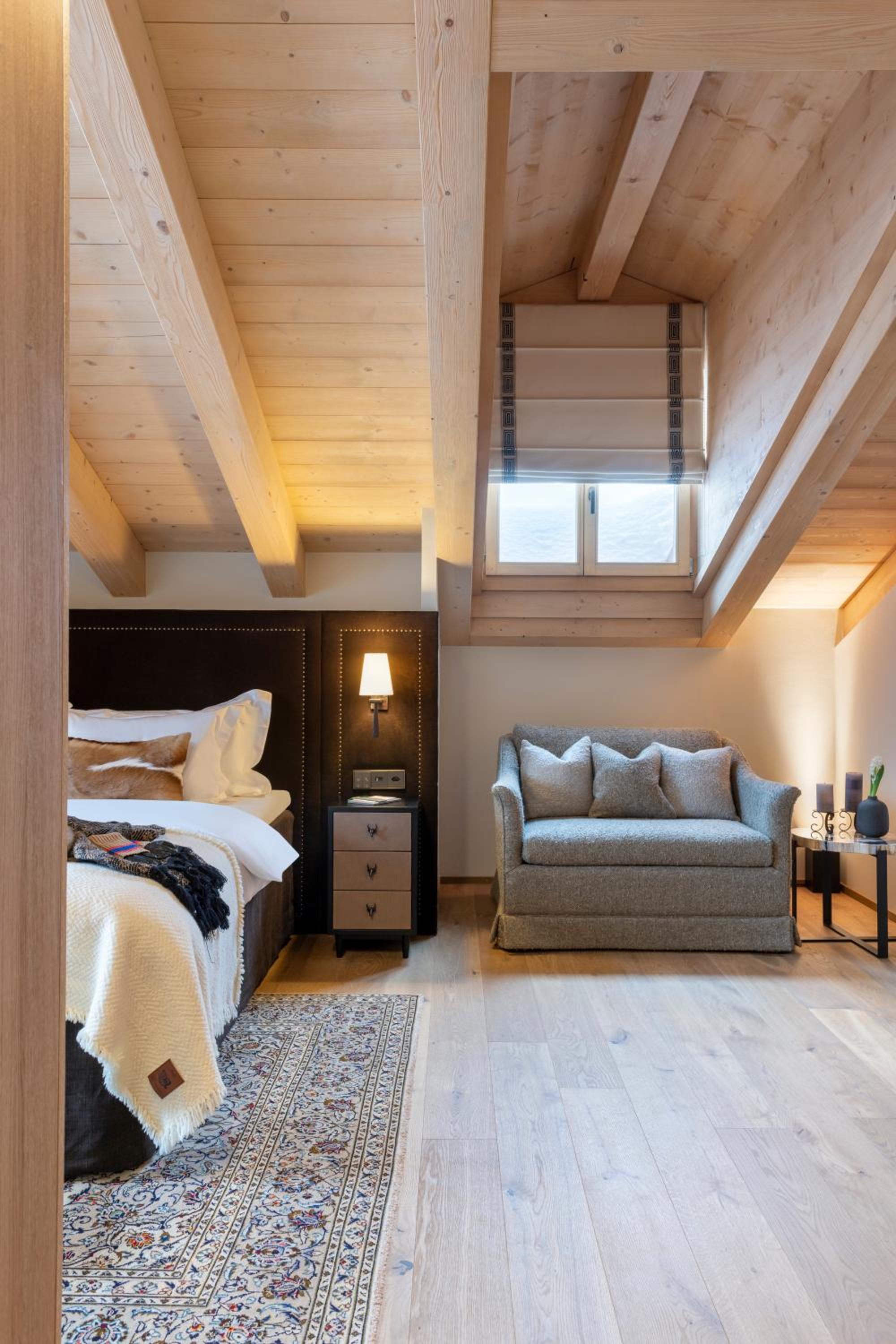 Attic Deluxe - Photo 1