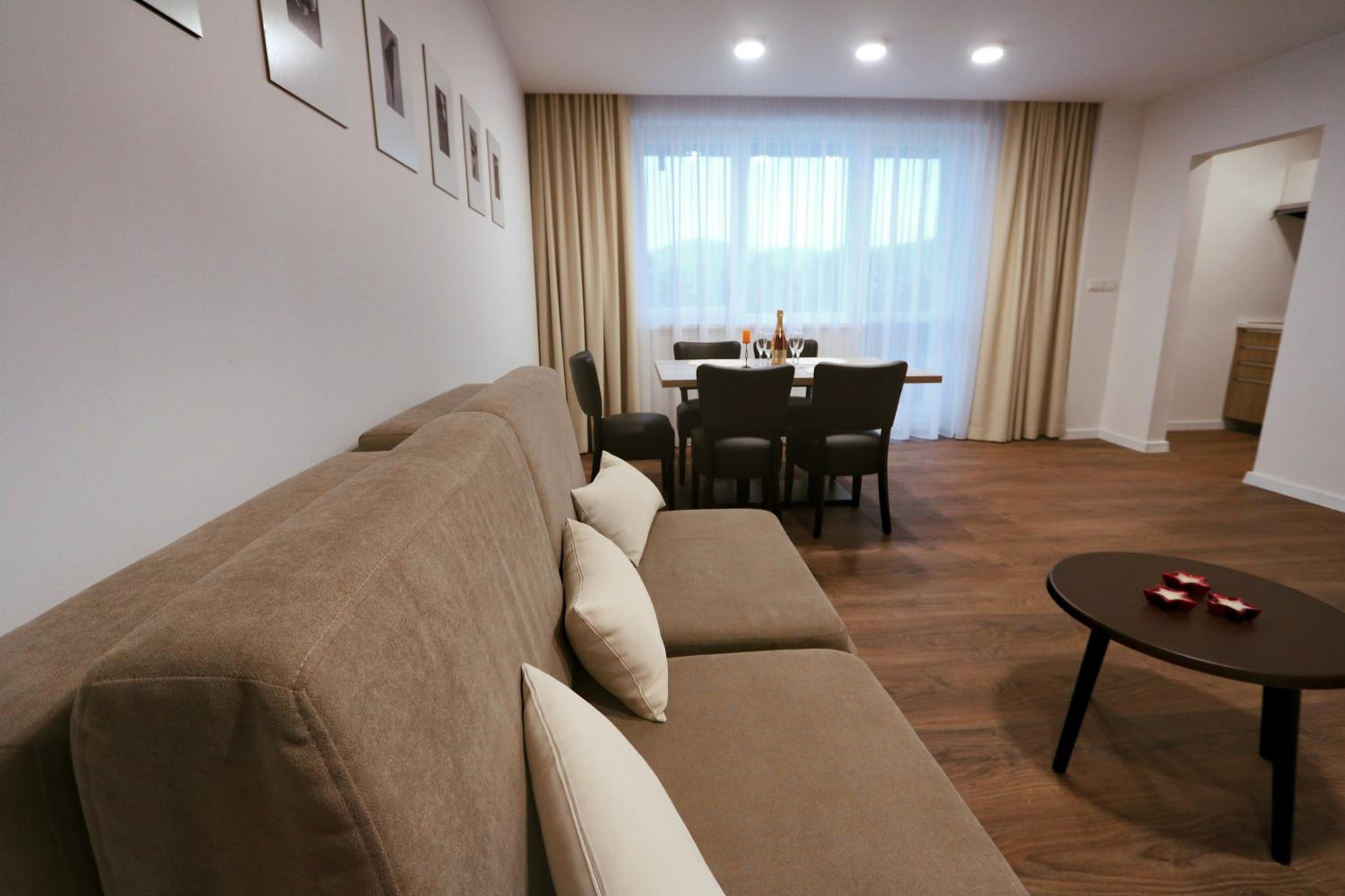 One-Bedroom Apartment - Photo 1