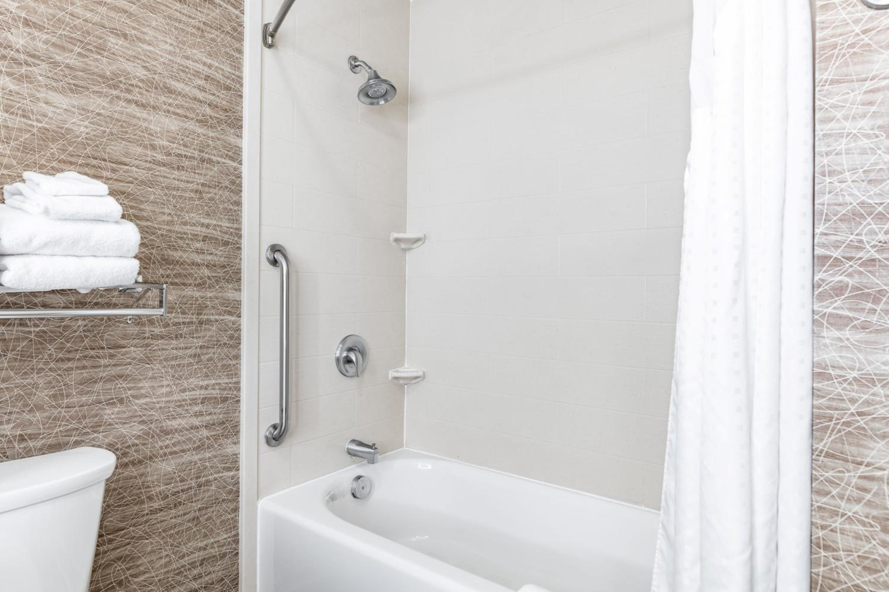King Suite with Disability Access and Bathtub - Non Smoking, photo 6
