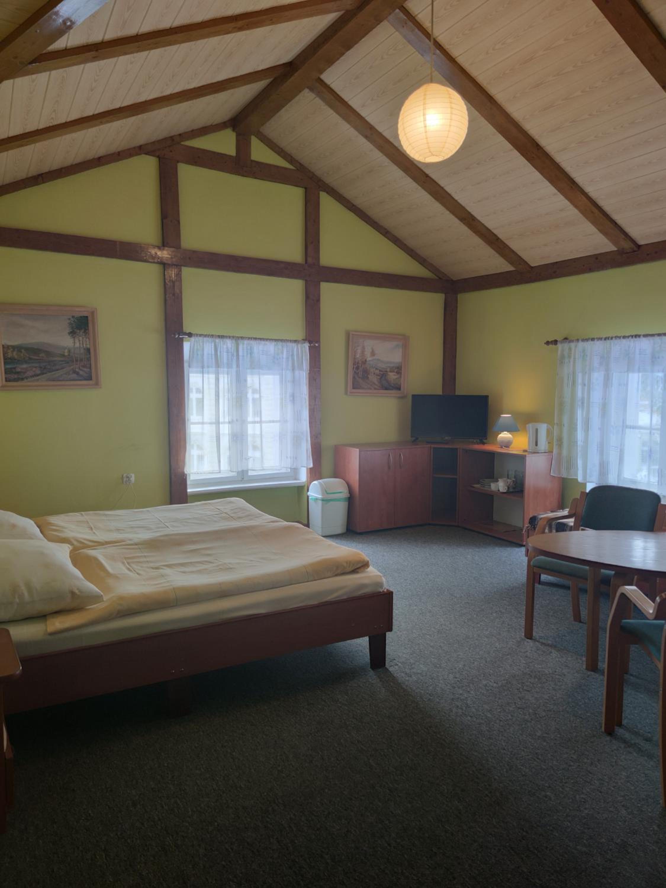 One-Bedroom Apartment - Photo 1