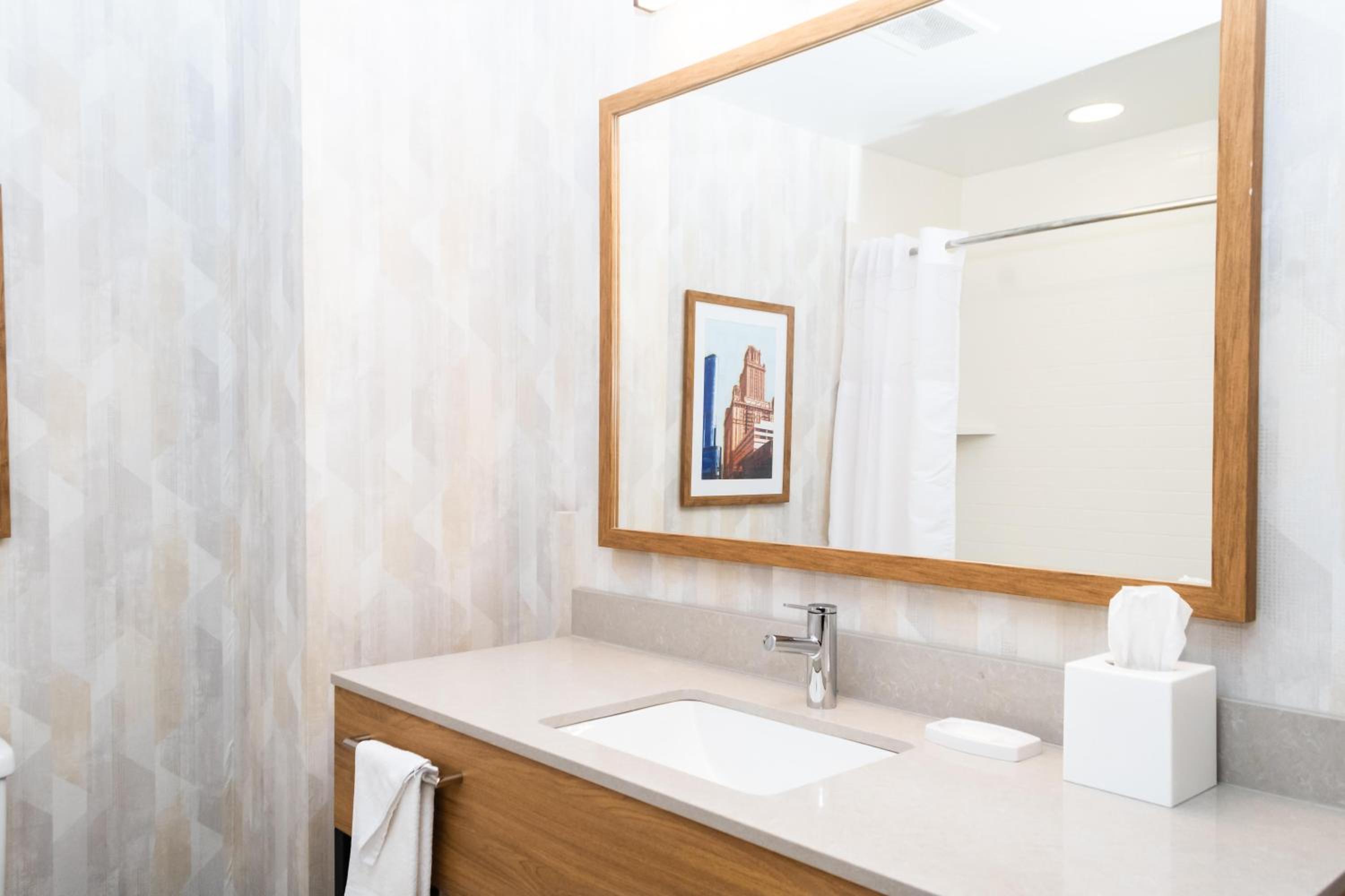 King Room with Shower - Non-Smoking
