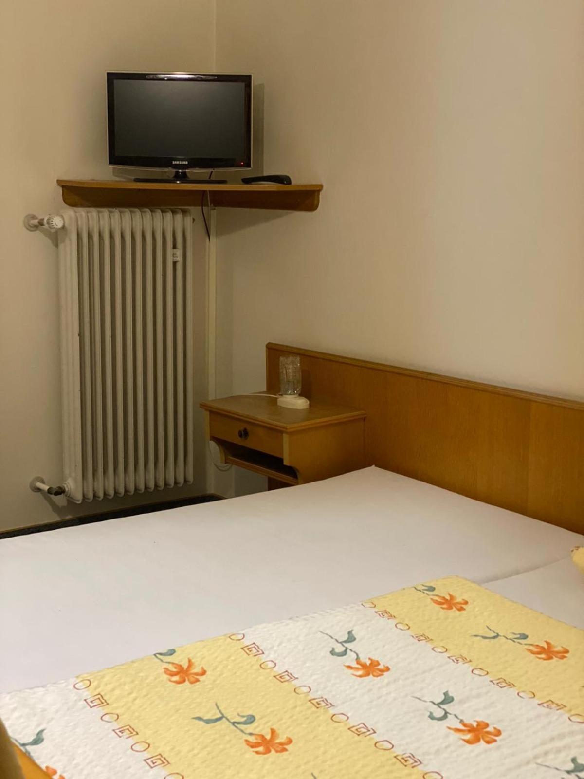 Economy Double Room - Photo 3