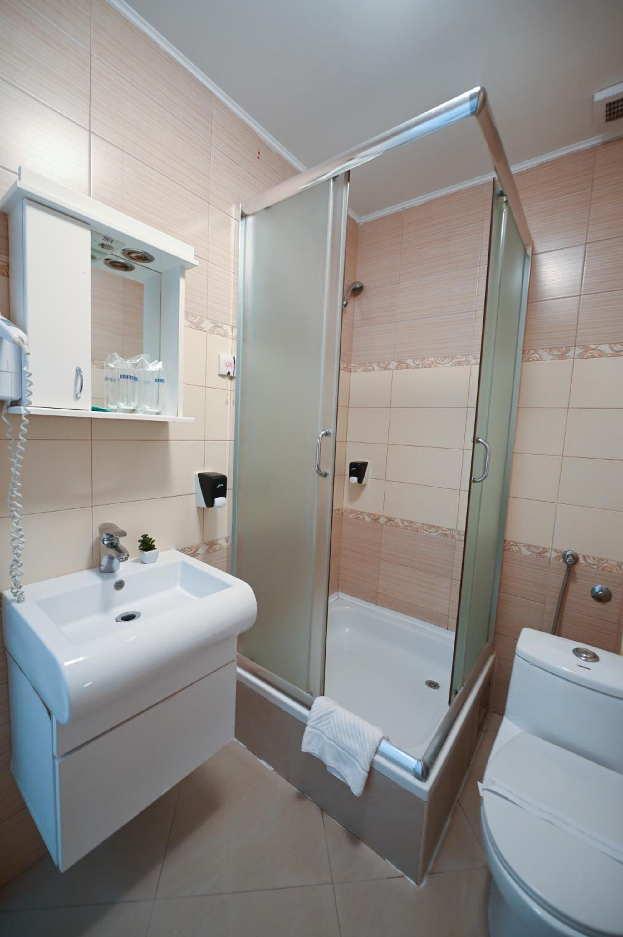 Triple Room - Photo 9