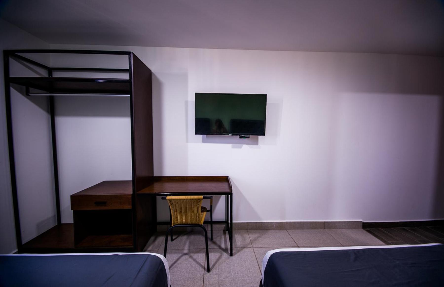 Superior Double Room with Two Double Beds - Photo 10